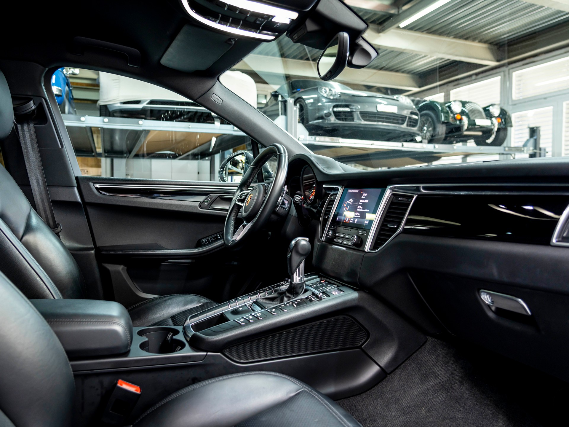 PORSCHE Macan S PDK-image-23
