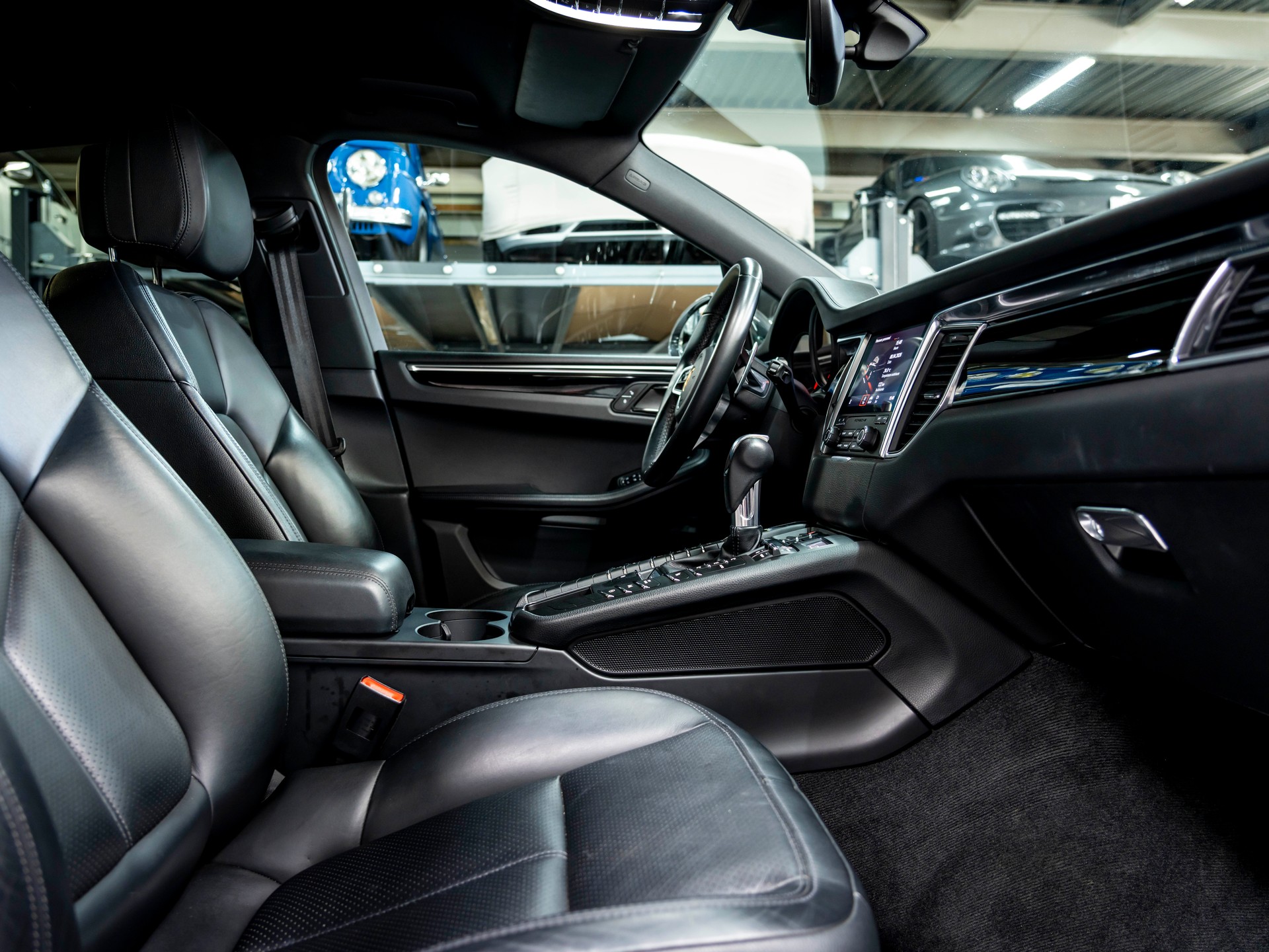 PORSCHE Macan S PDK-image-24