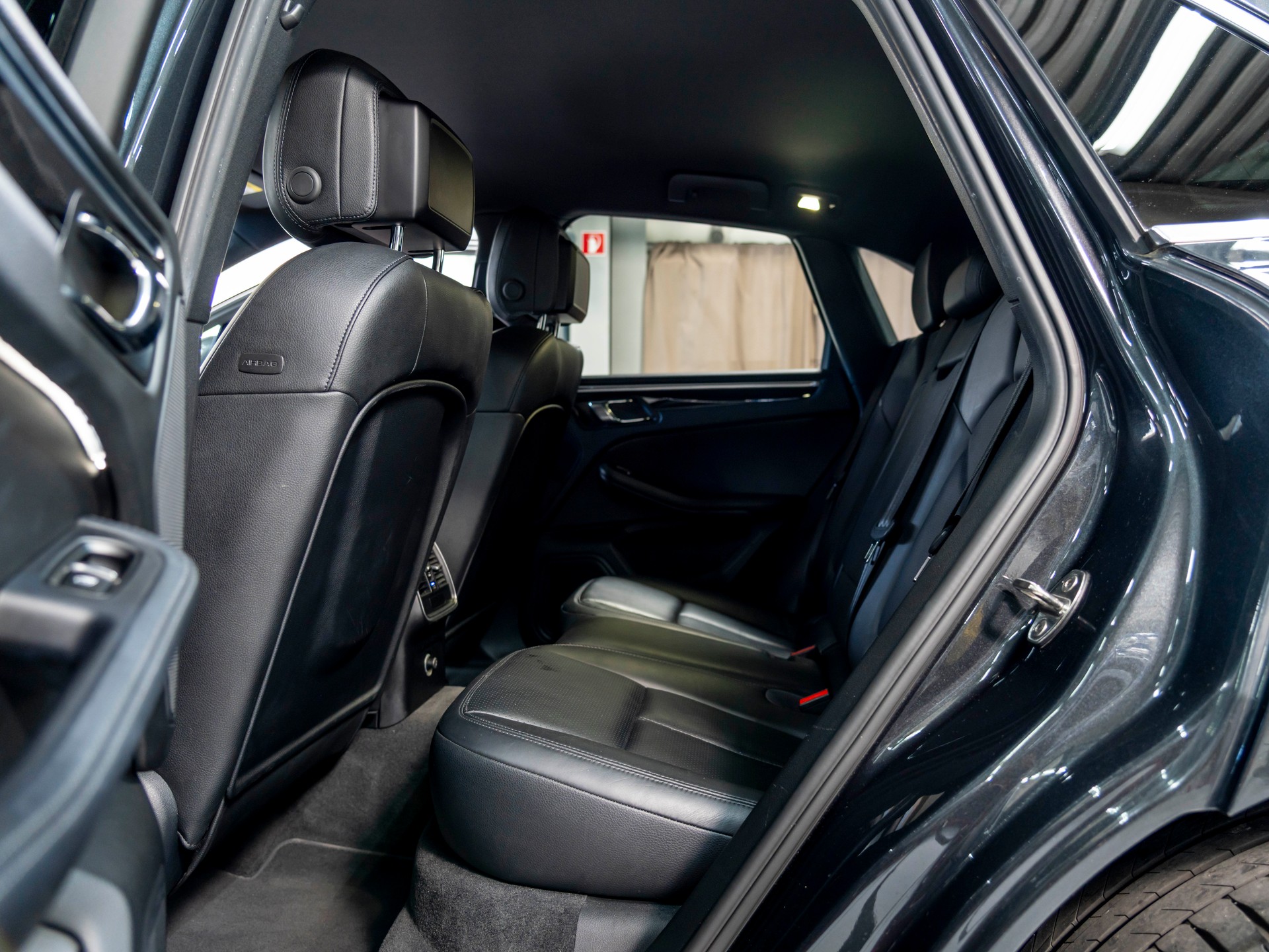 PORSCHE Macan S PDK-image-21