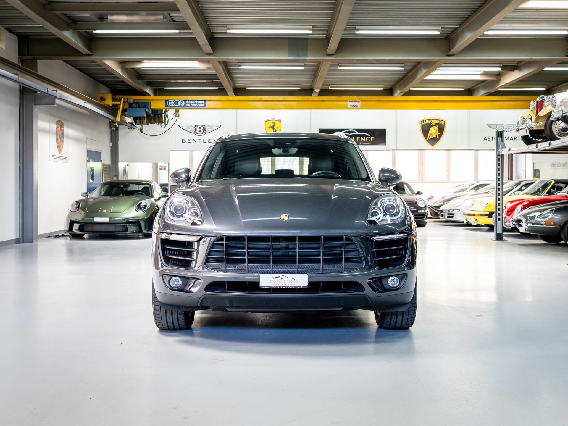 PORSCHE Macan S PDK-showroom-element-1
