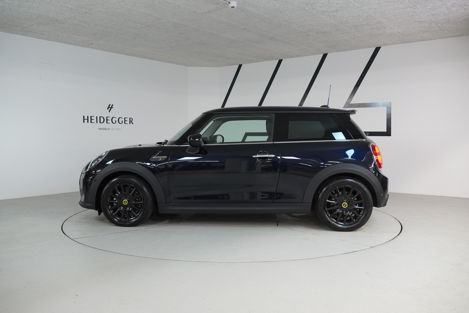 MINI Cooper SE-image-4