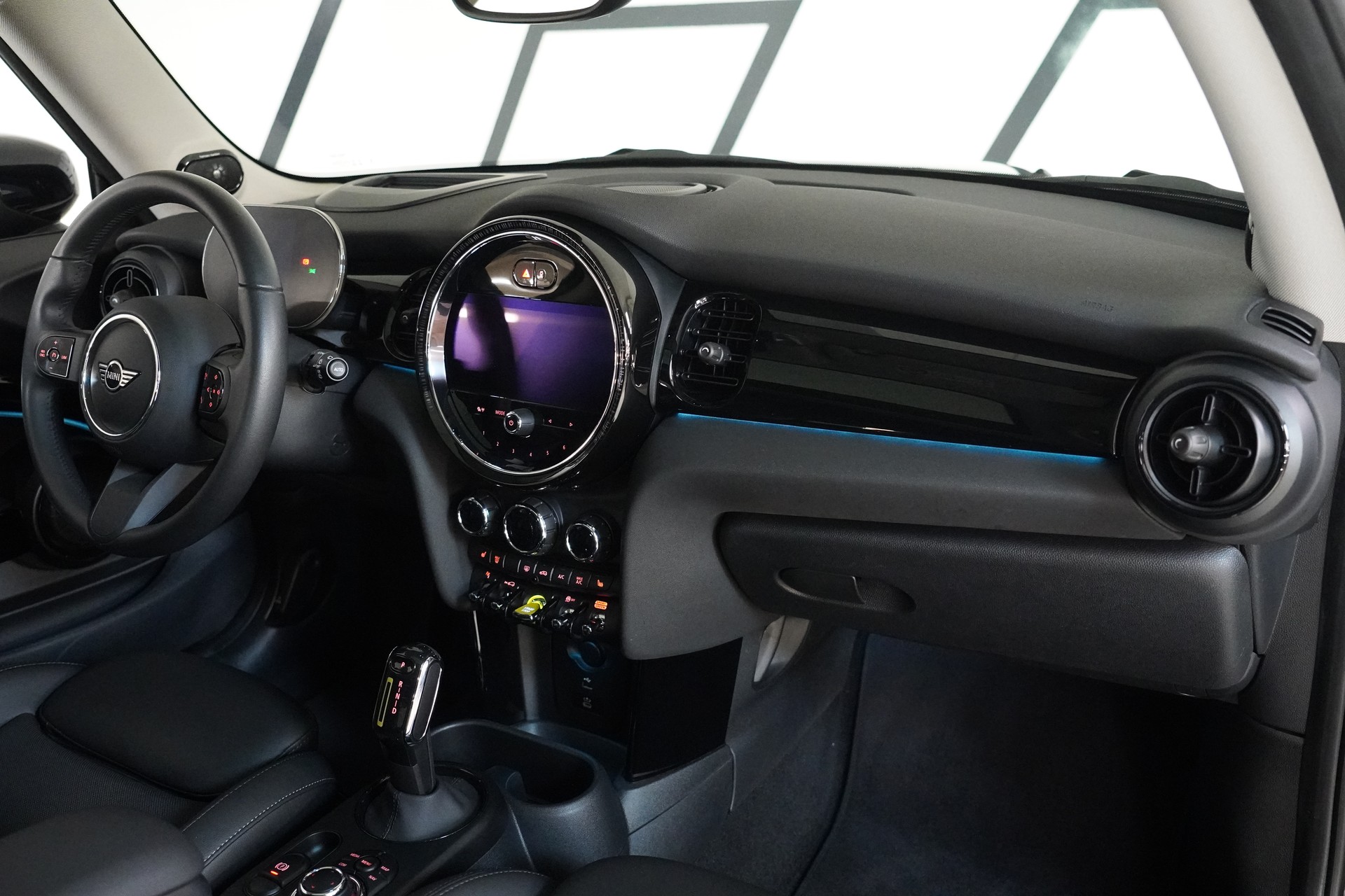 MINI Cooper SE-image-17