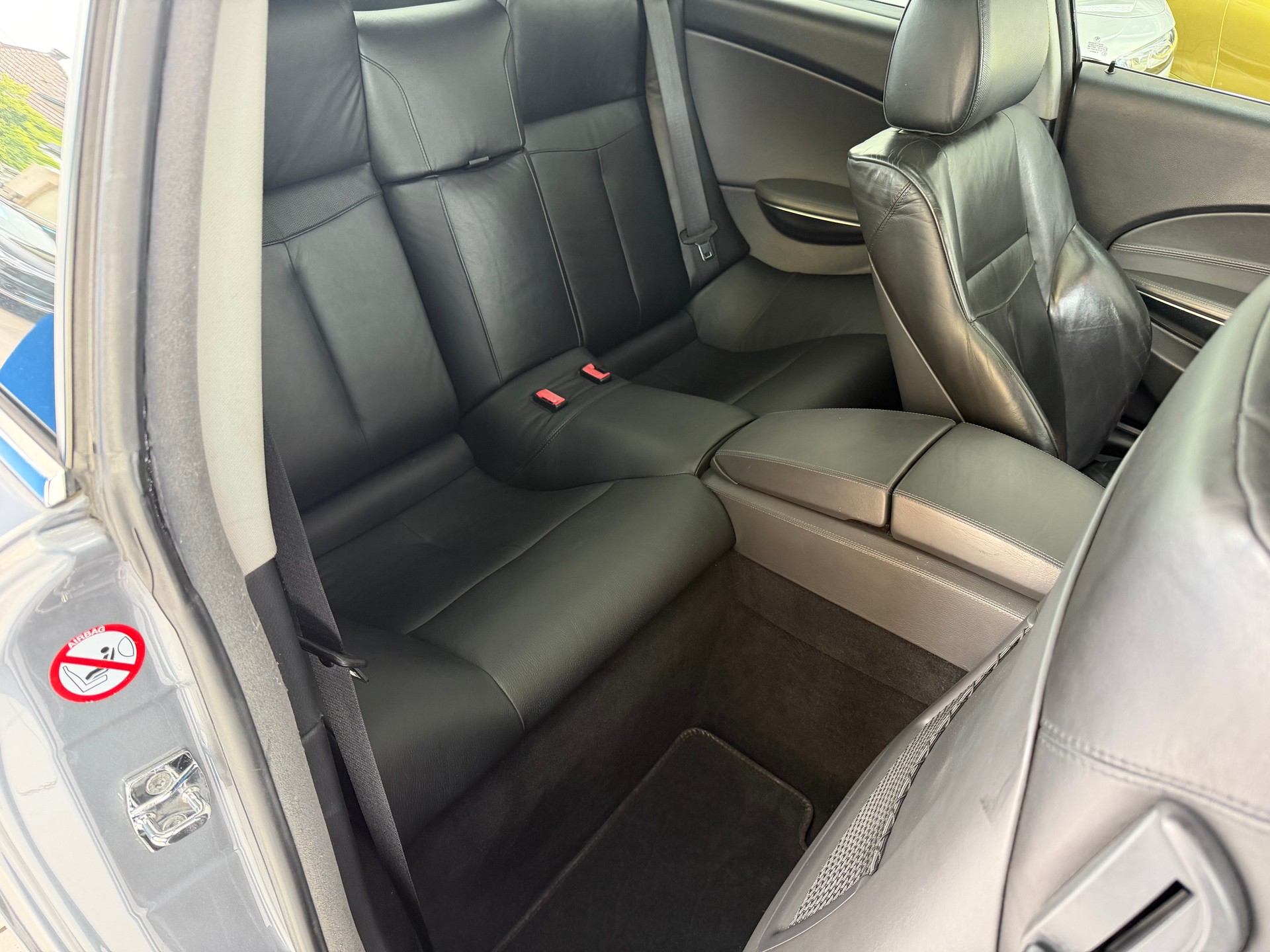 BMW 645i-image-17