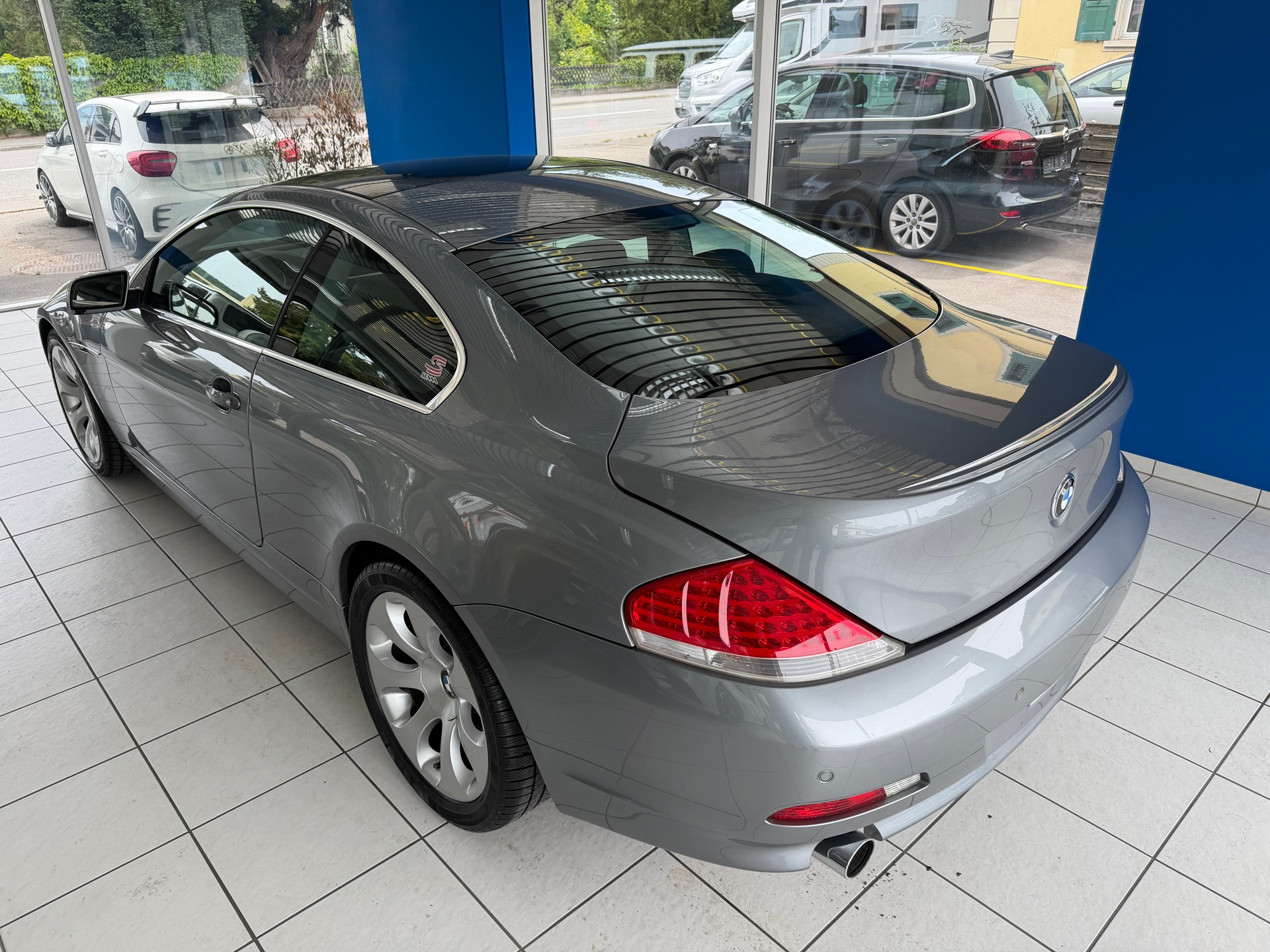 BMW 645i-image-6