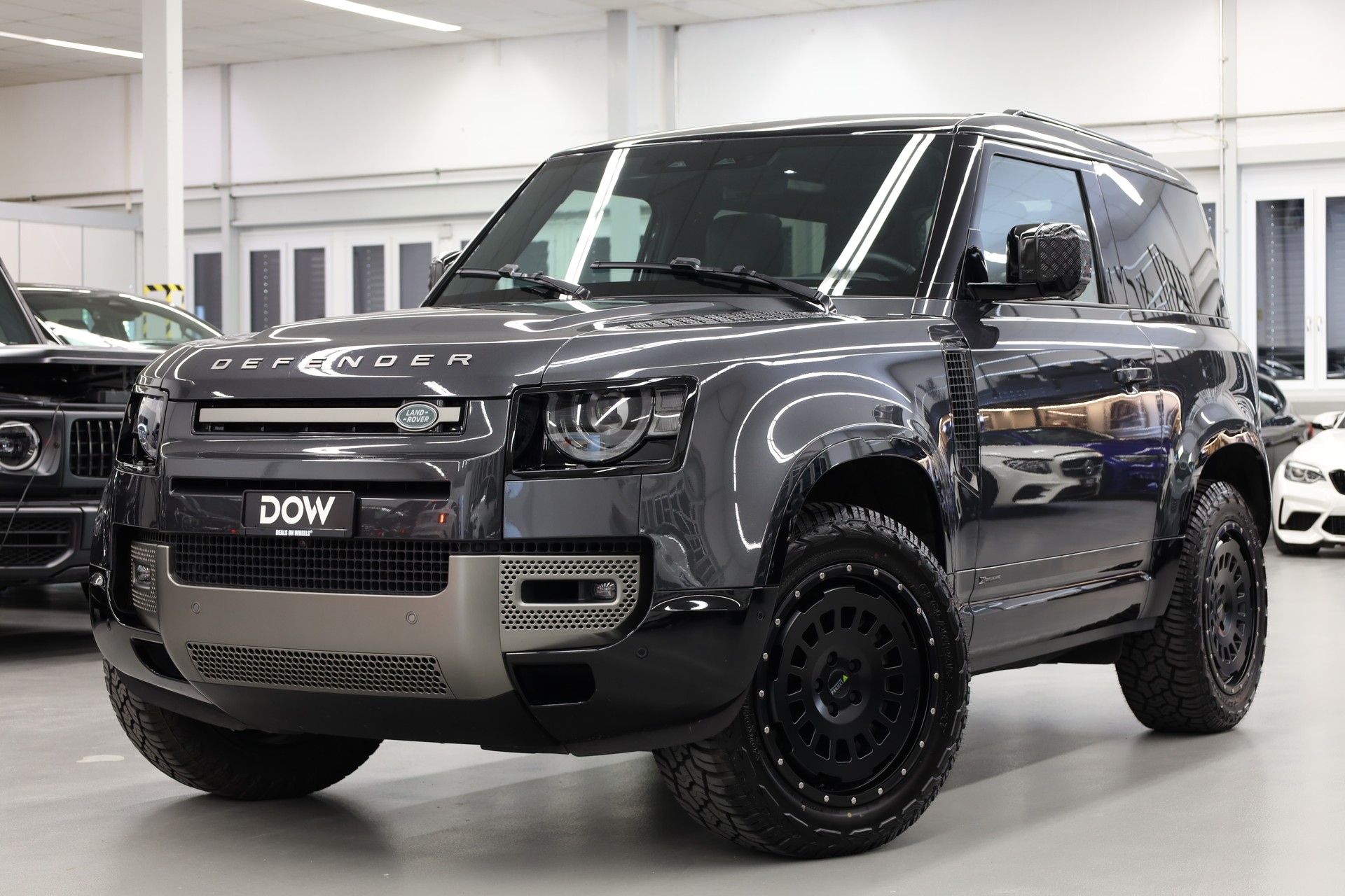 LAND ROVER Defender 90 3.0 I6 X-Dynamic HSE