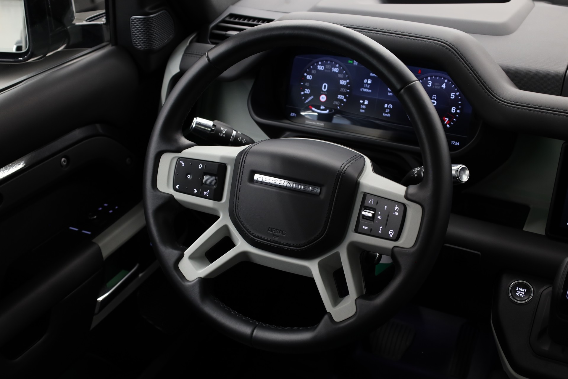LAND ROVER Defender 90 3.0 I6 X-Dynamic HSE-image-22