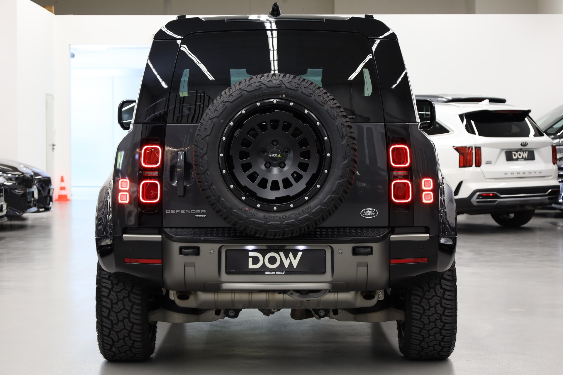 LAND ROVER Defender 90 3.0 I6 X-Dynamic HSE-image-7