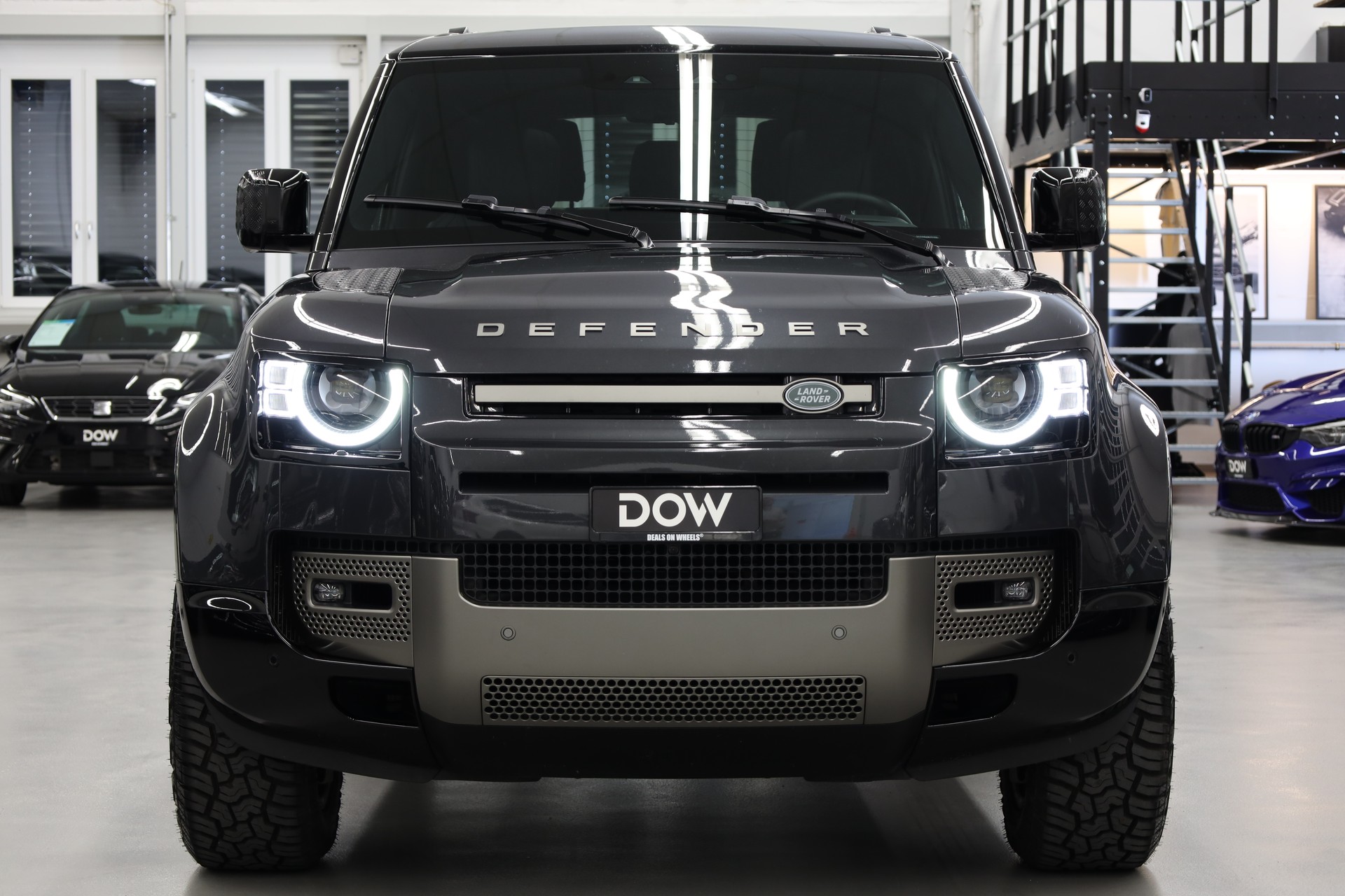 LAND ROVER Defender 90 3.0 I6 X-Dynamic HSE-image-6