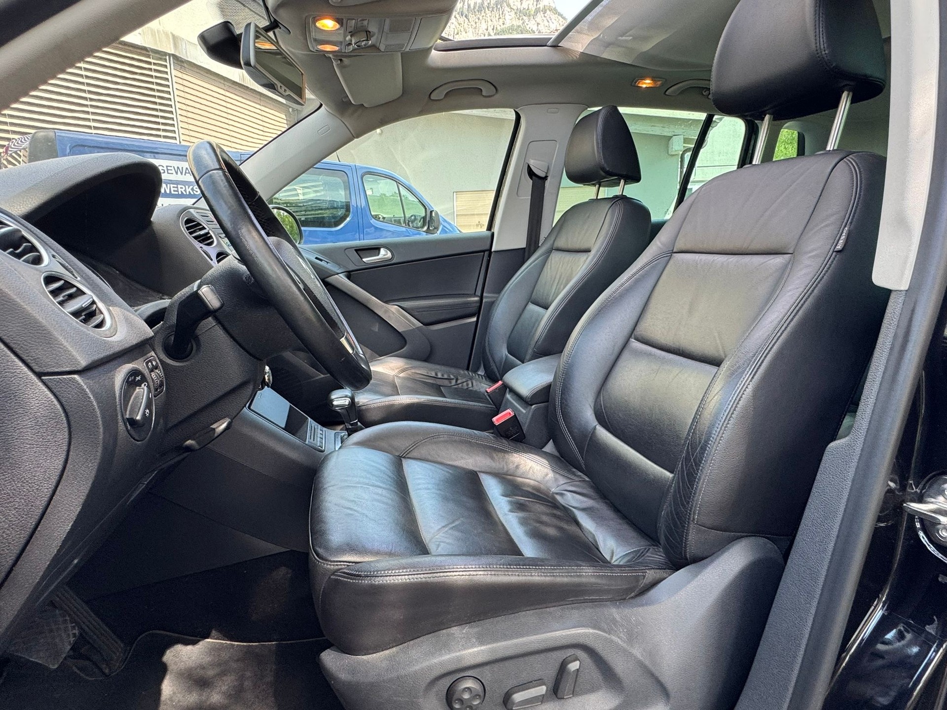 VW Tiguan 2.0 TSI Trend&Fun Tiptronic-image-5