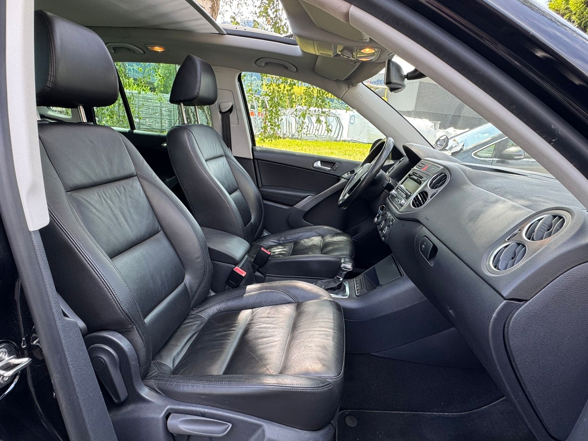 VW Tiguan 2.0 TSI Trend&Fun Tiptronic-image-14
