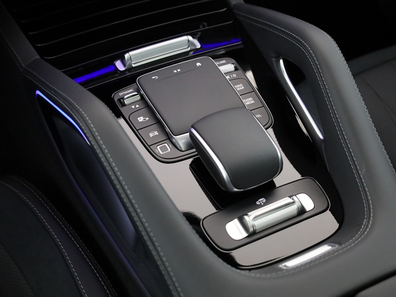 MERCEDES-BENZ GLS 63 AMG 4Matic + 9G-Tronic-image-13