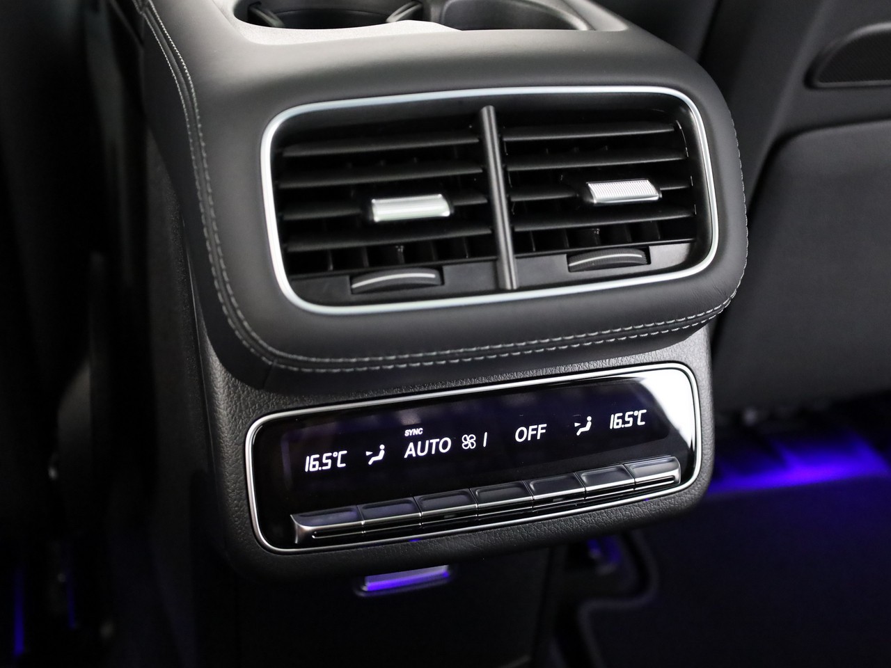 MERCEDES-BENZ GLS 63 AMG 4Matic + 9G-Tronic-image-19