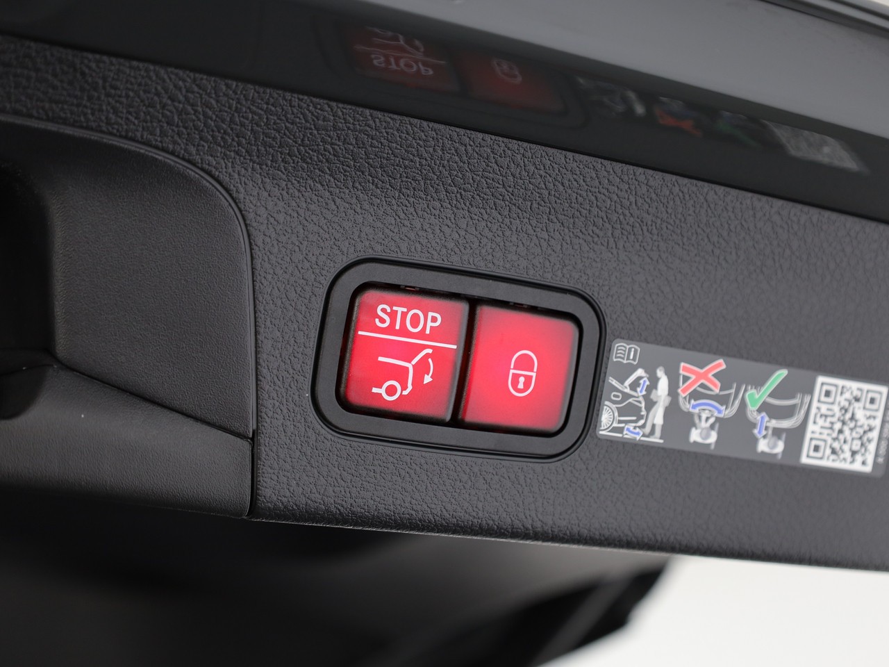 MERCEDES-BENZ GLS 63 AMG 4Matic + 9G-Tronic-image-21