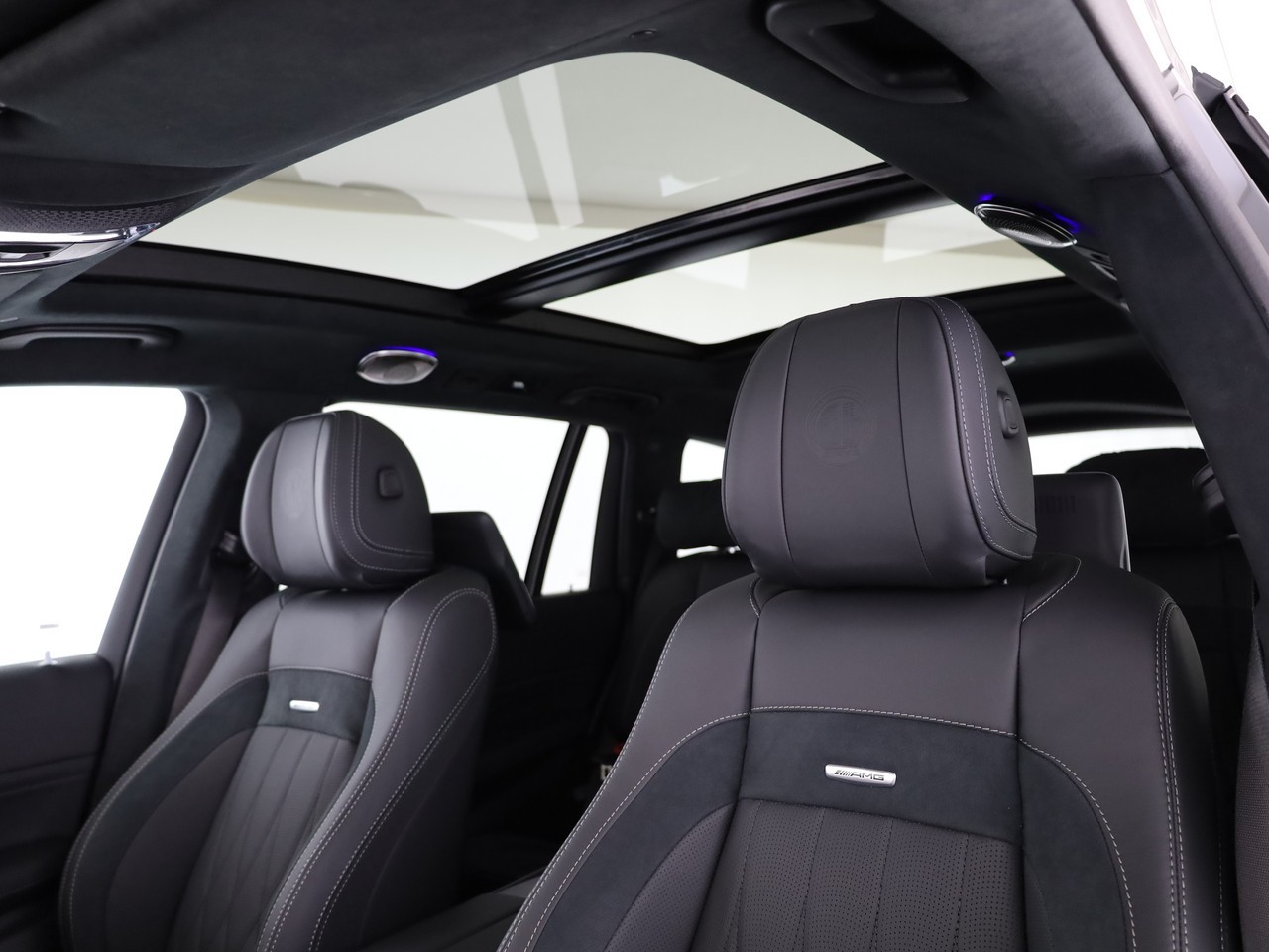 MERCEDES-BENZ GLS 63 AMG 4Matic + 9G-Tronic-image-11