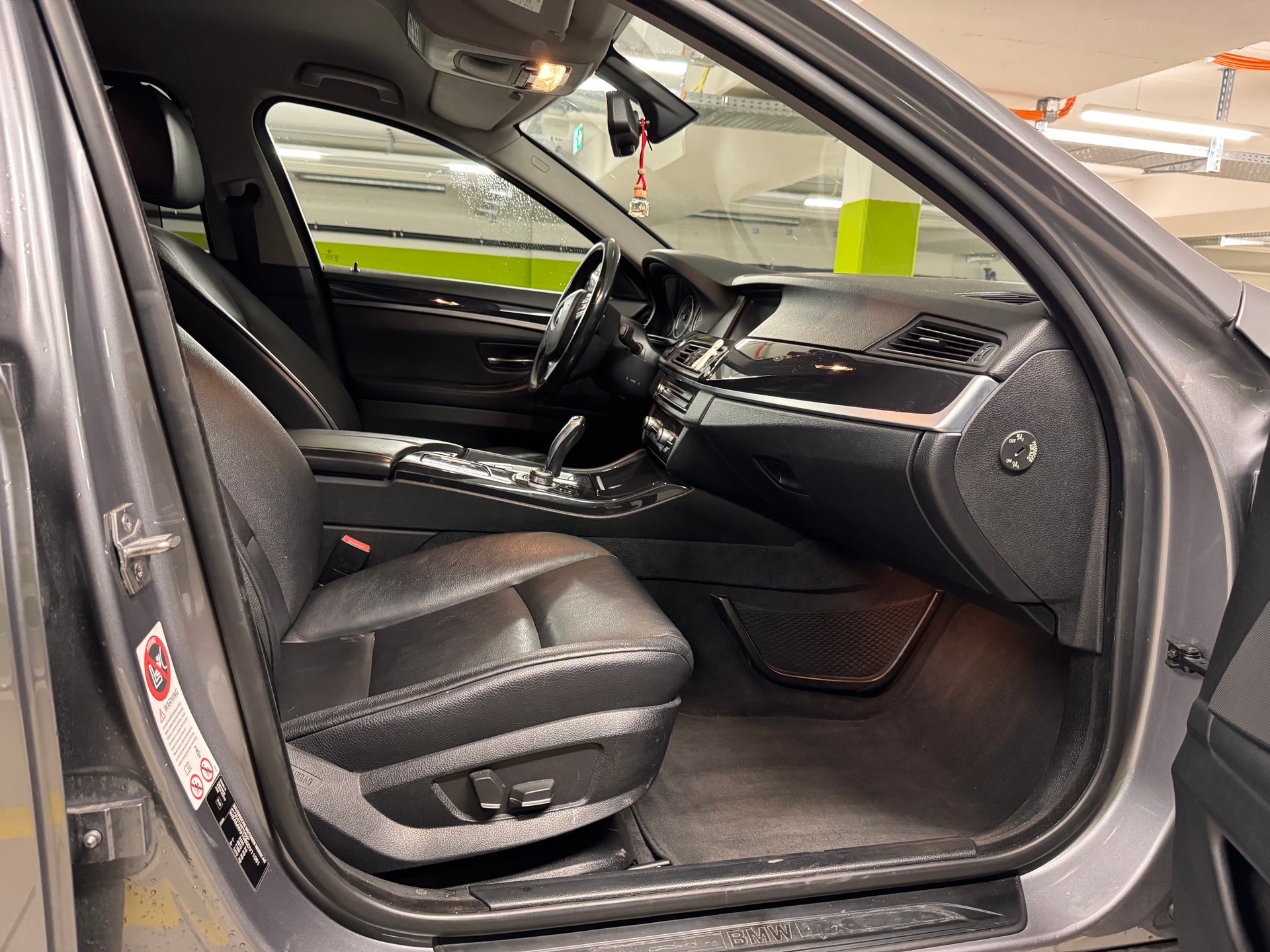 BMW 530d xDrive Touring Steptronic-image-9
