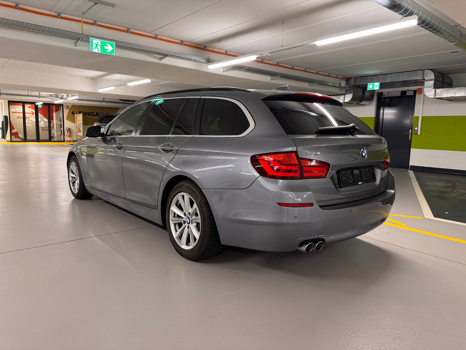 BMW 530d xDrive Touring Steptronic-image-6