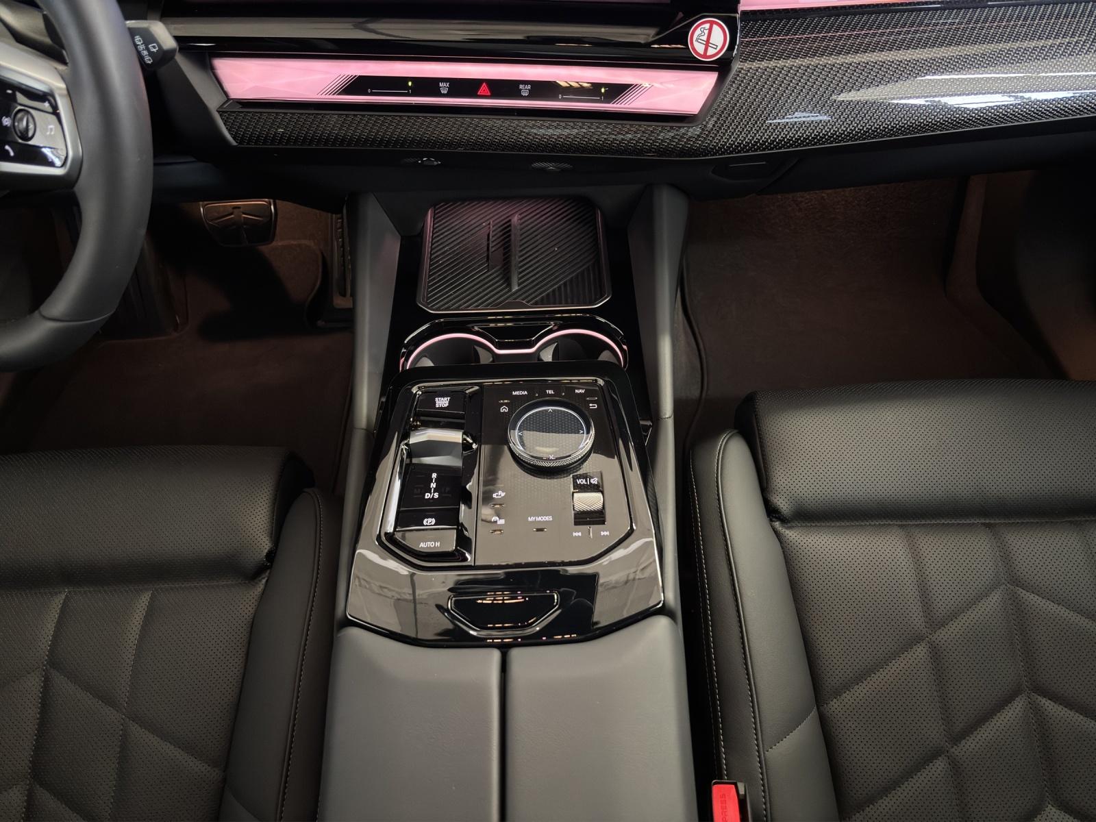 BMW 520d xDrive Touring-image-11