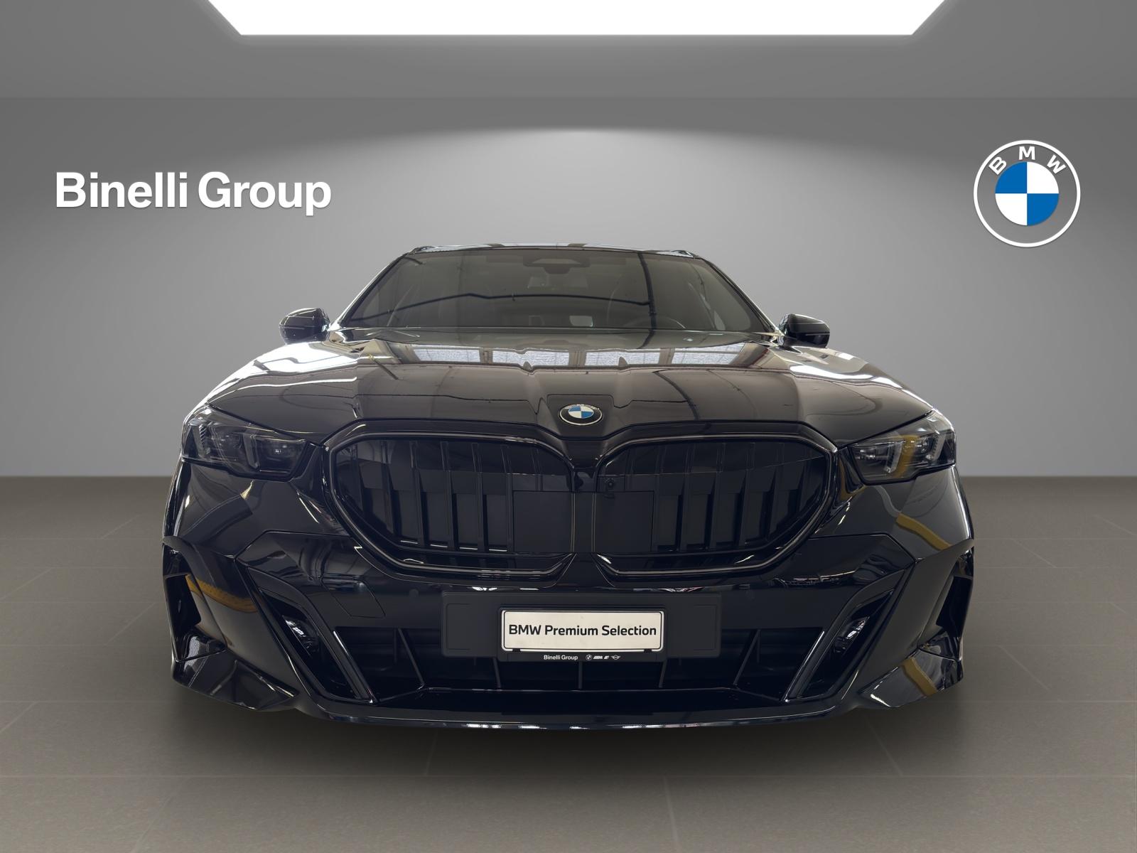 BMW 520d xDrive Touring-showroom-element-1