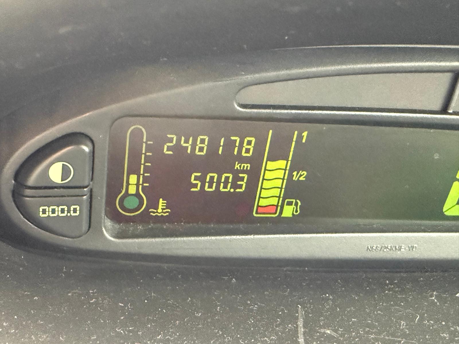 CITROEN Xsara Picasso 2.0 HDi Landscape-image-12