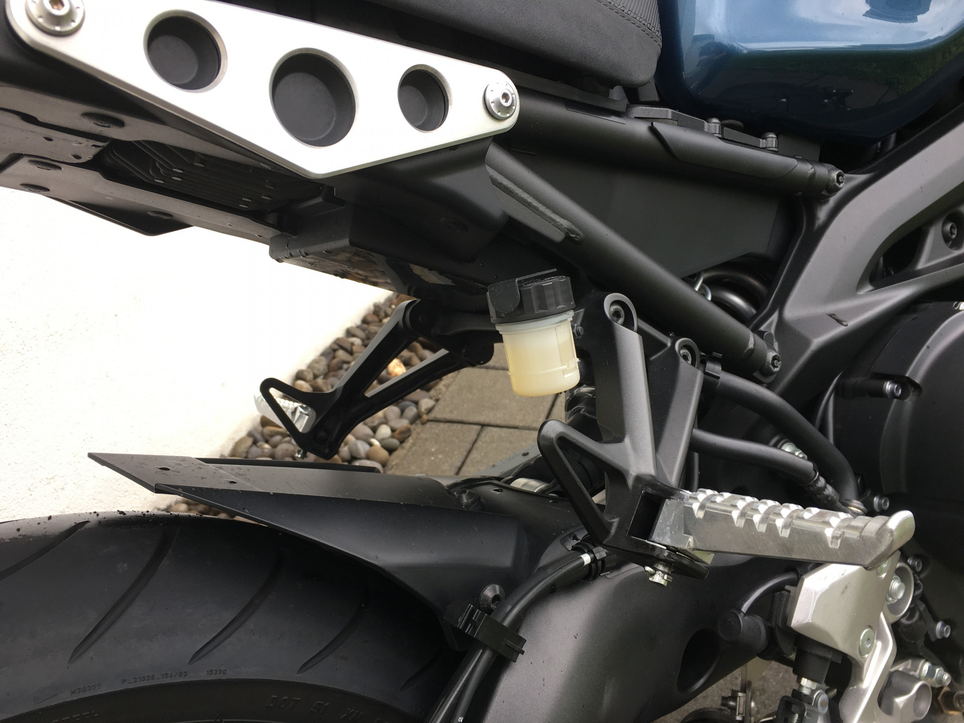 YAMAHA XSR 900 Retro Sport-image-4
