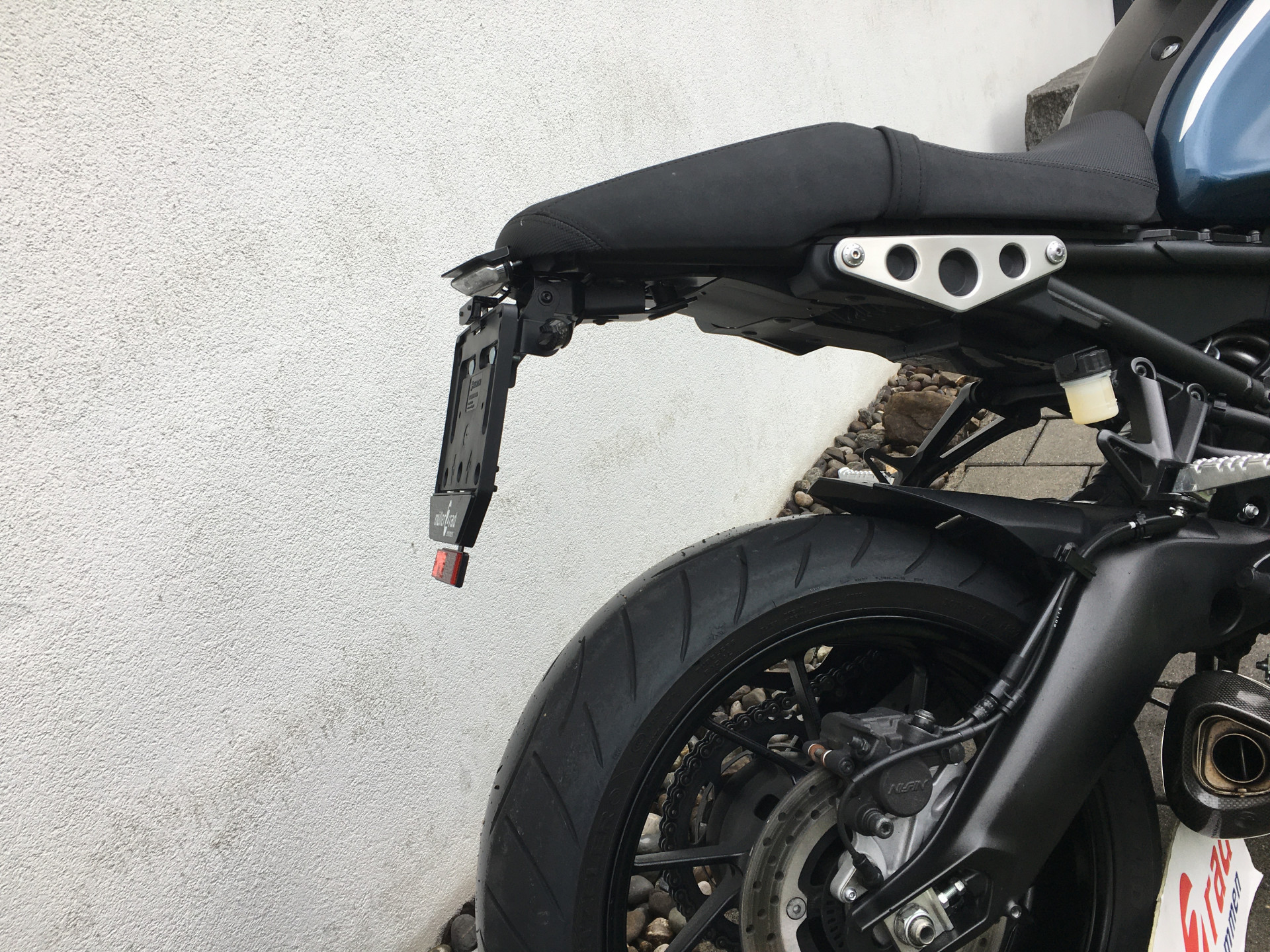 YAMAHA XSR 900 Retro Sport-image-3