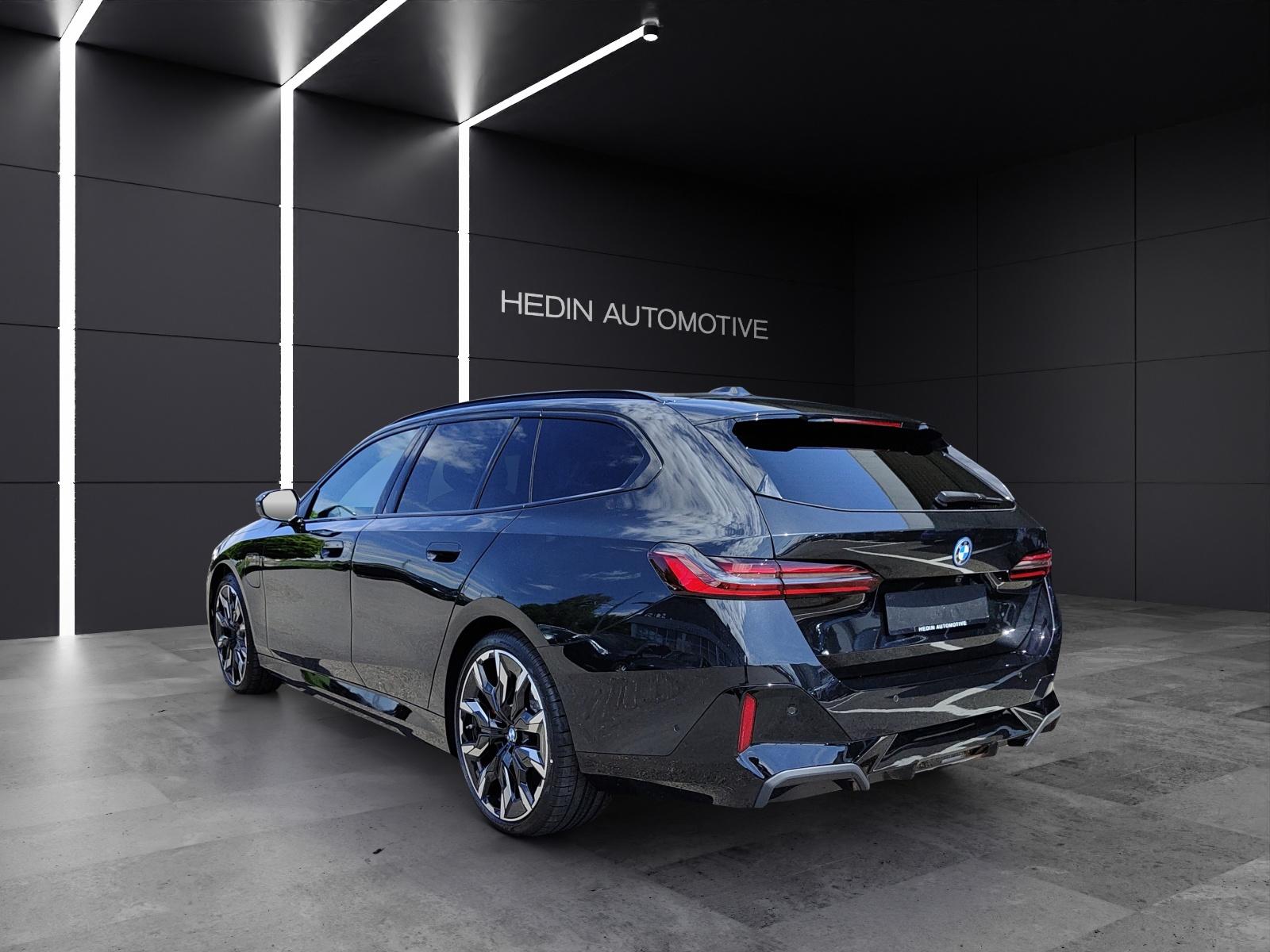 BMW 550e xDrive Touring-showroom-element-3