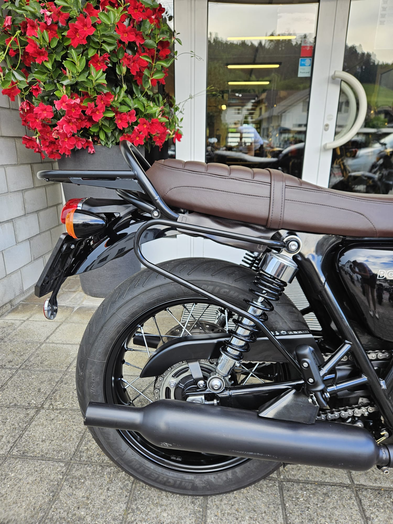 TRIUMPH Bonneville T120 Black-image-7