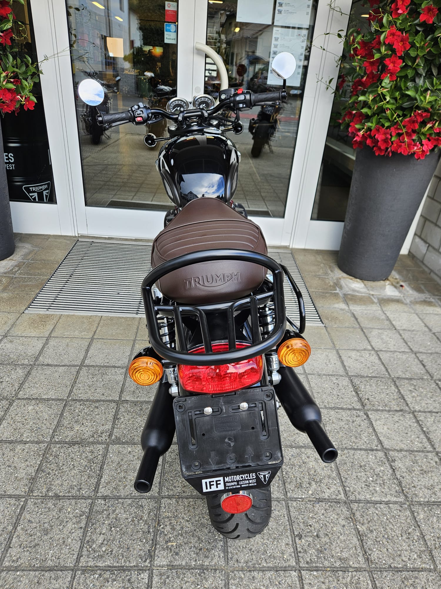 TRIUMPH Bonneville T120 Black-image-6