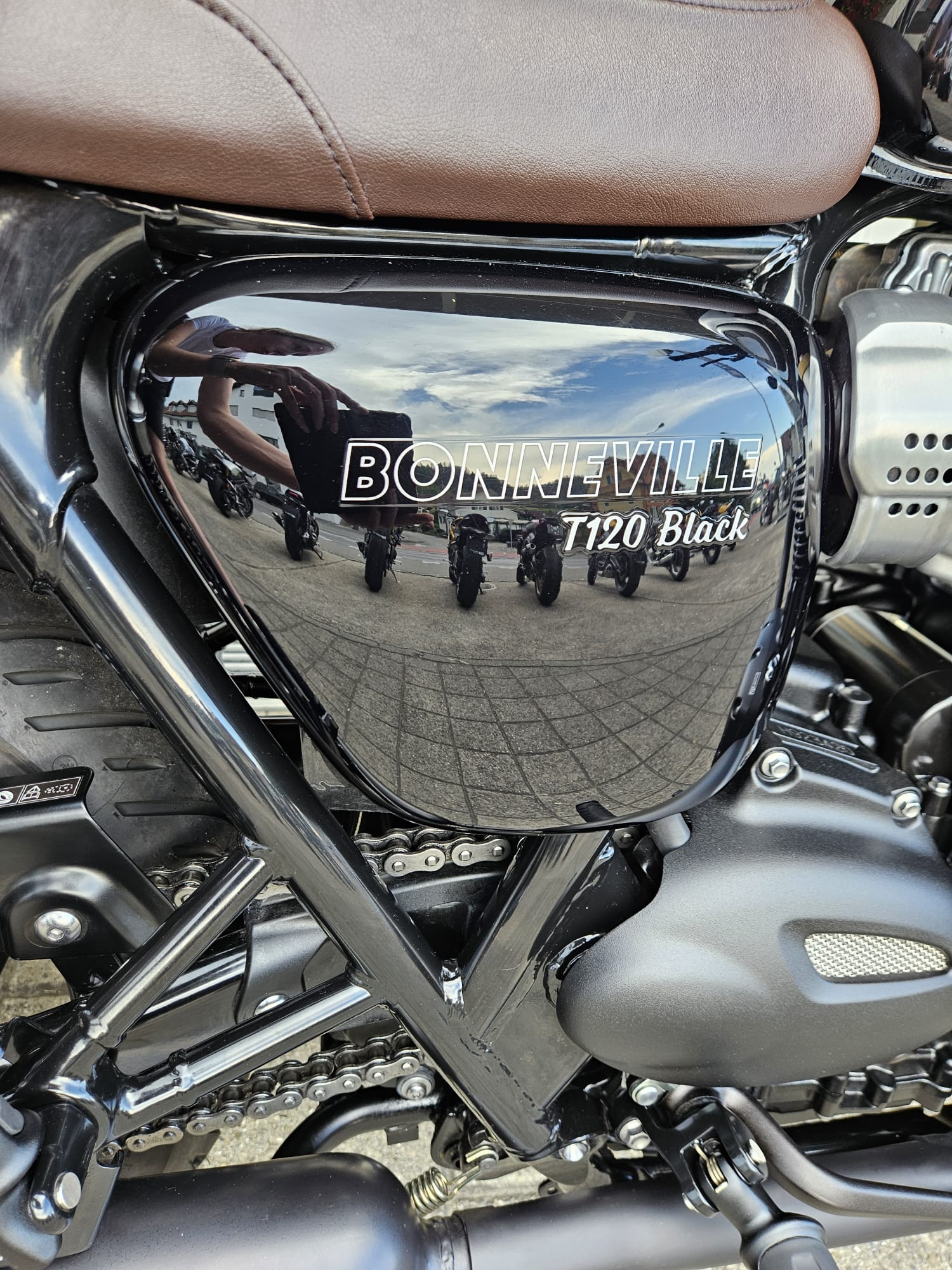 TRIUMPH Bonneville T120 Black-image-9