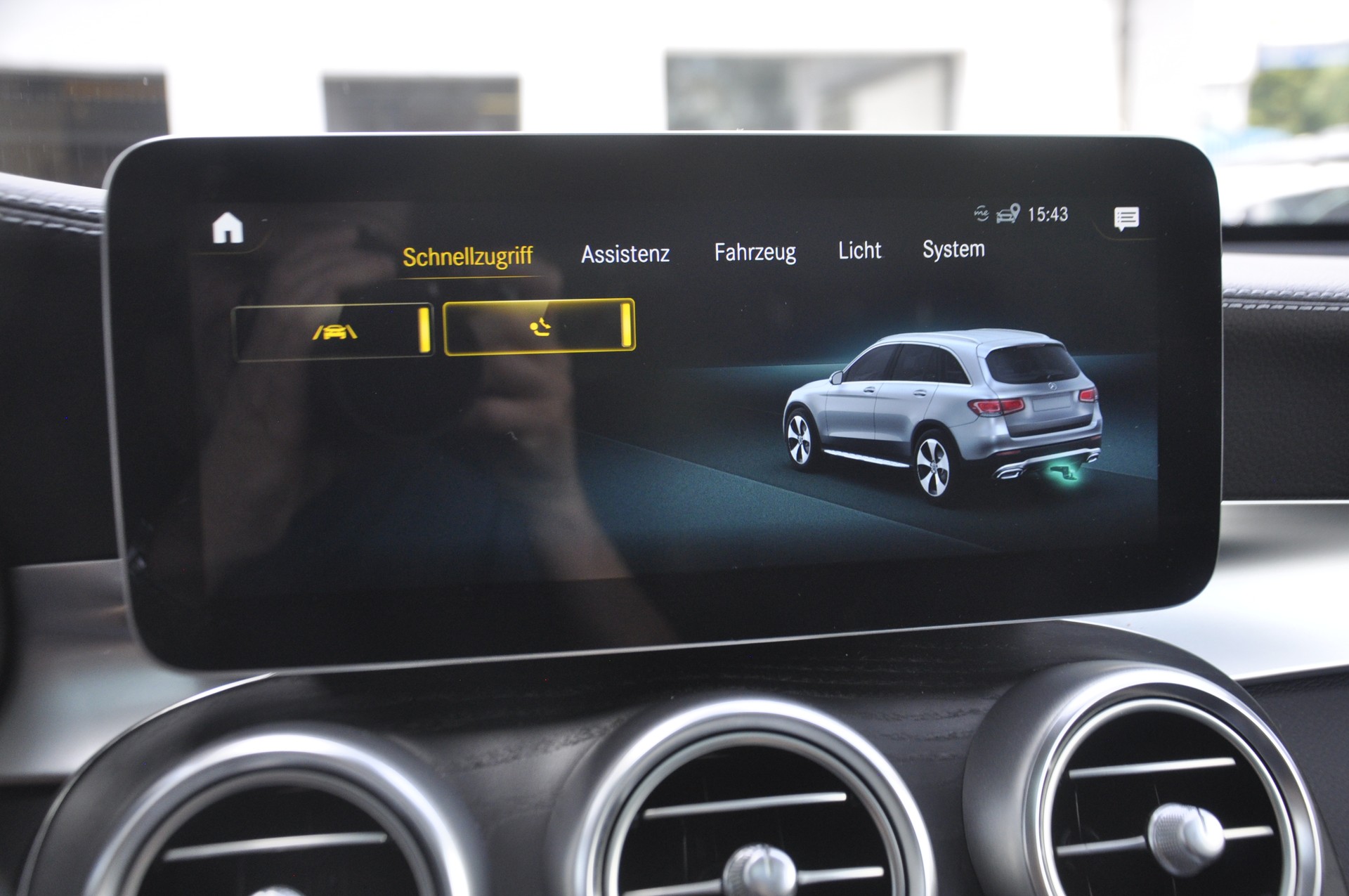 MERCEDES-BENZ GLC 300 e 4Matic 9G-Tronic I Anhängerkupplung-image-12