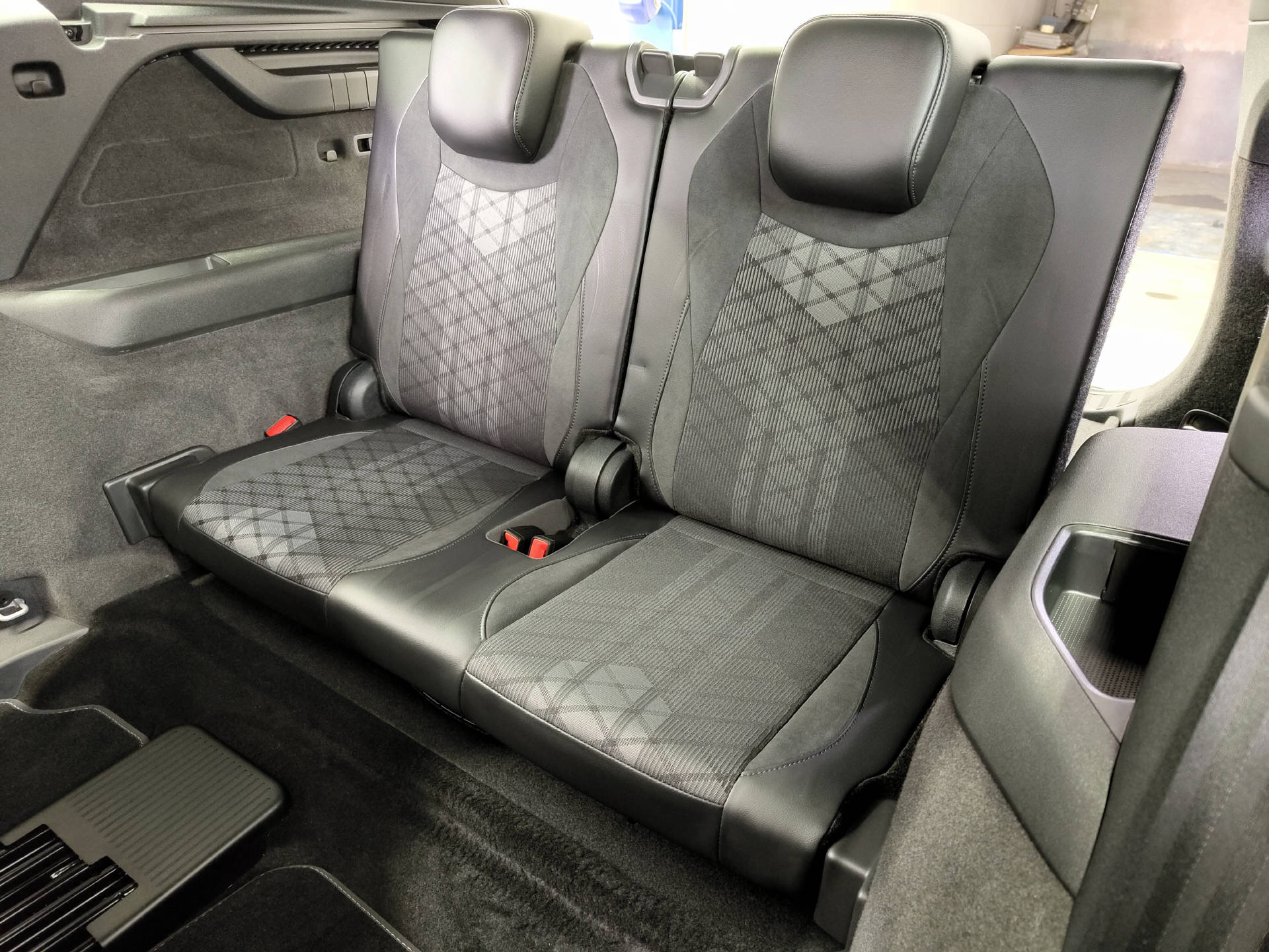 VW Tayron 2.0 TSI R-Line DSG 4Motion-image-7