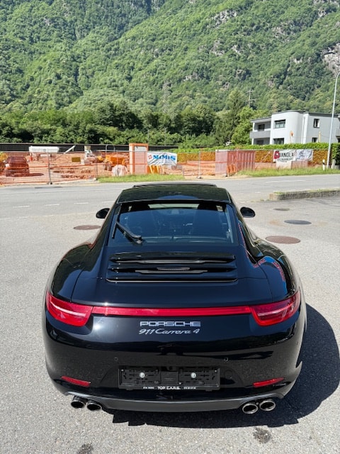 PORSCHE 911 Carrera 4 PDK-image-4