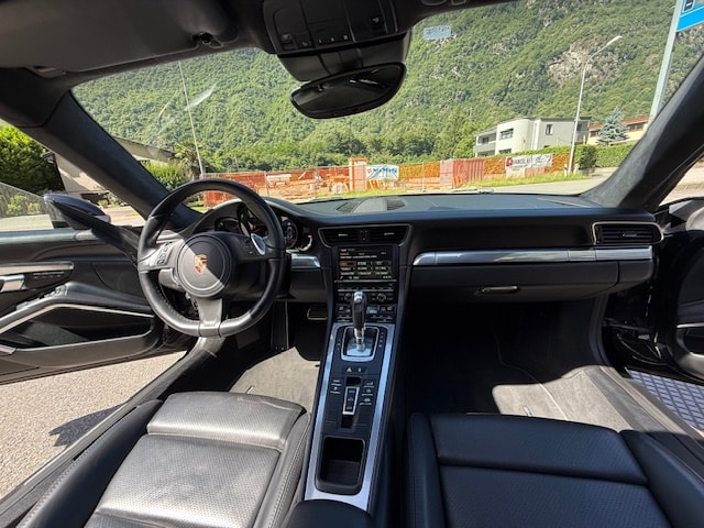 PORSCHE 911 Carrera 4 PDK-image-13