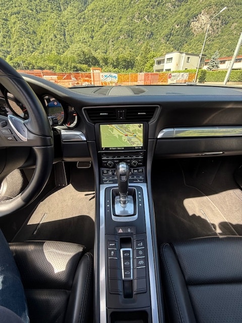 PORSCHE 911 Carrera 4 PDK-image-10