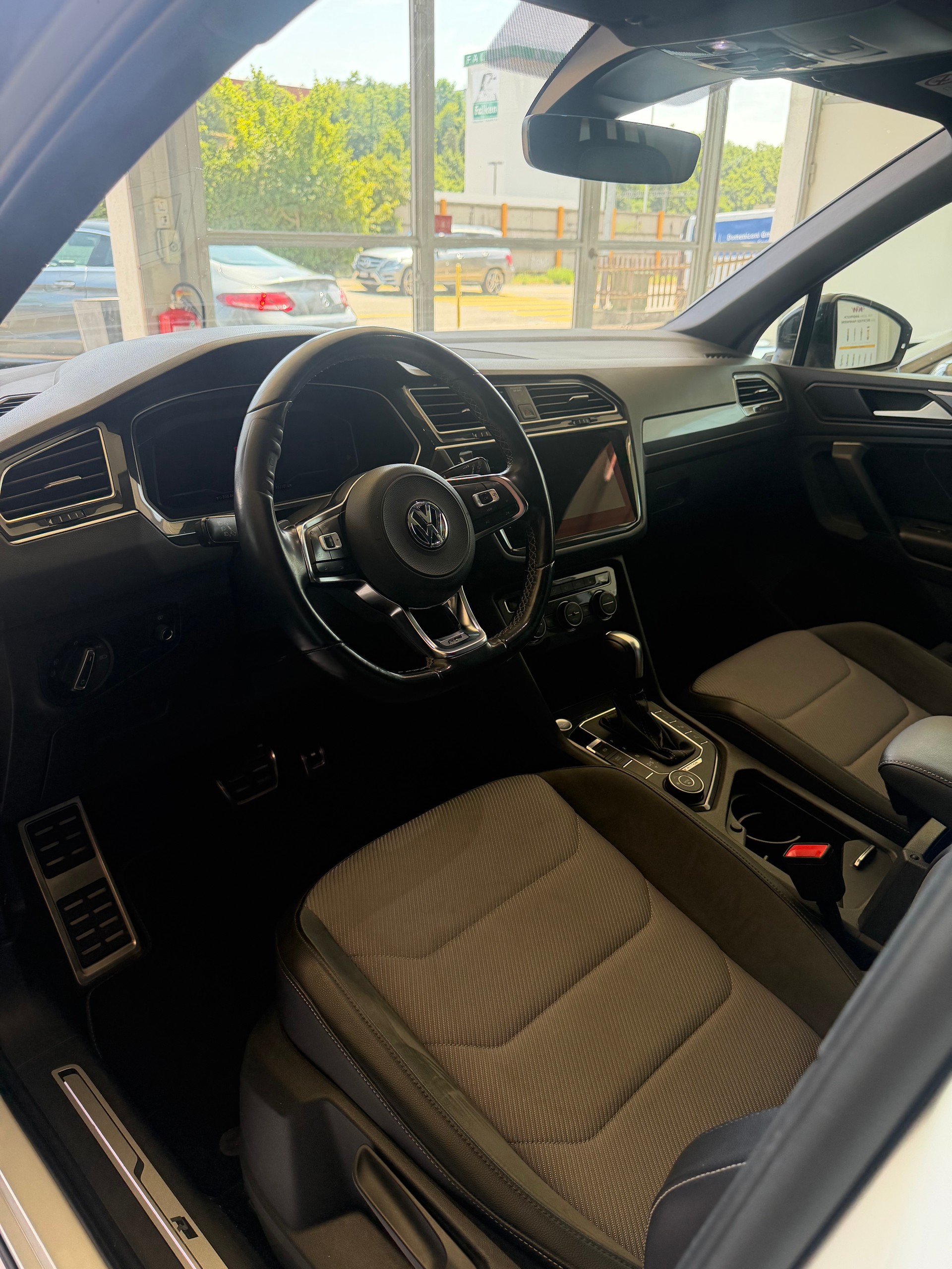 VW Tiguan 2.0TSI Highline 4Motion DSG-image-2