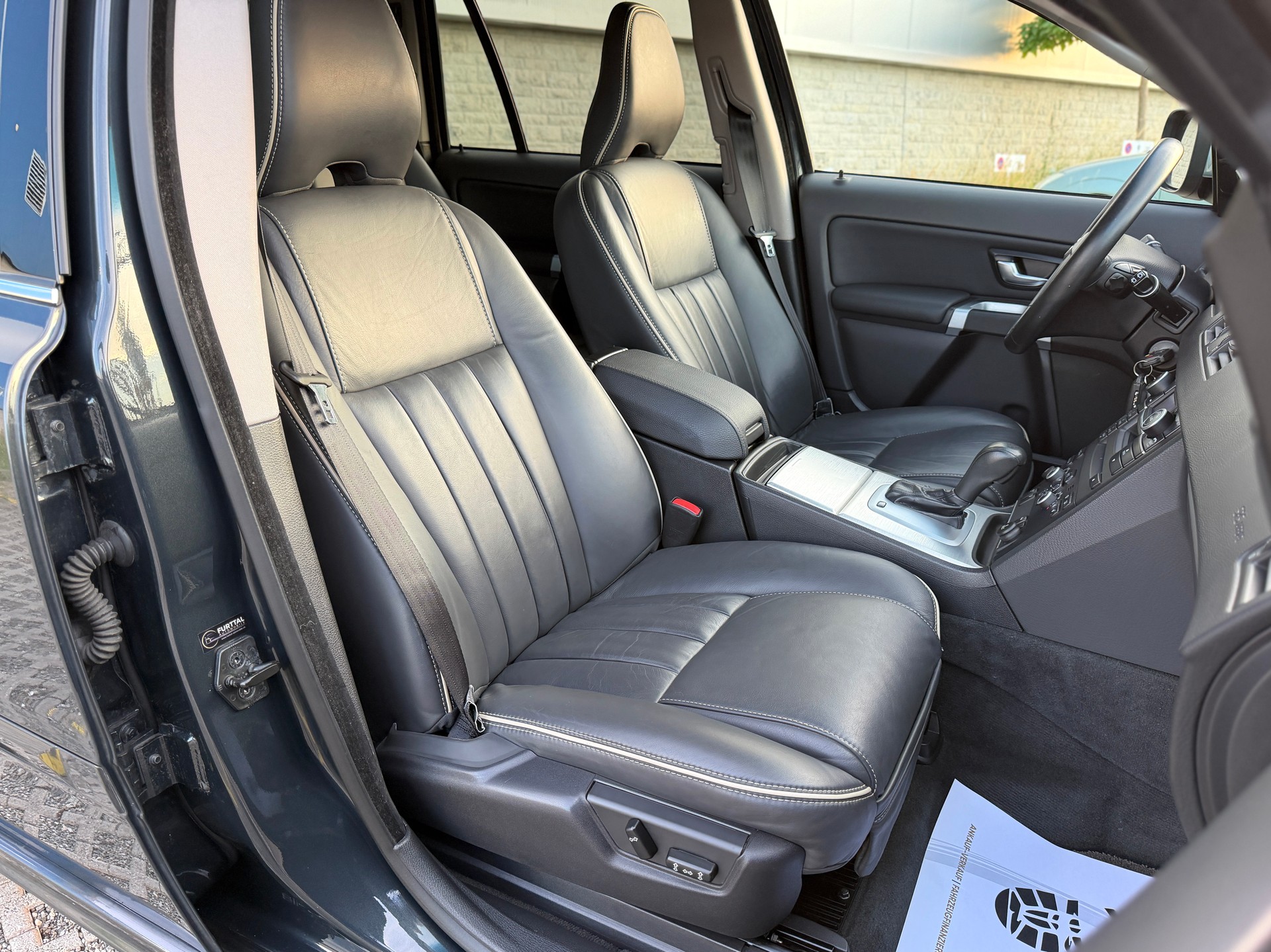 VOLVO XC90 D5 AWD Summum Geartronic-image-19