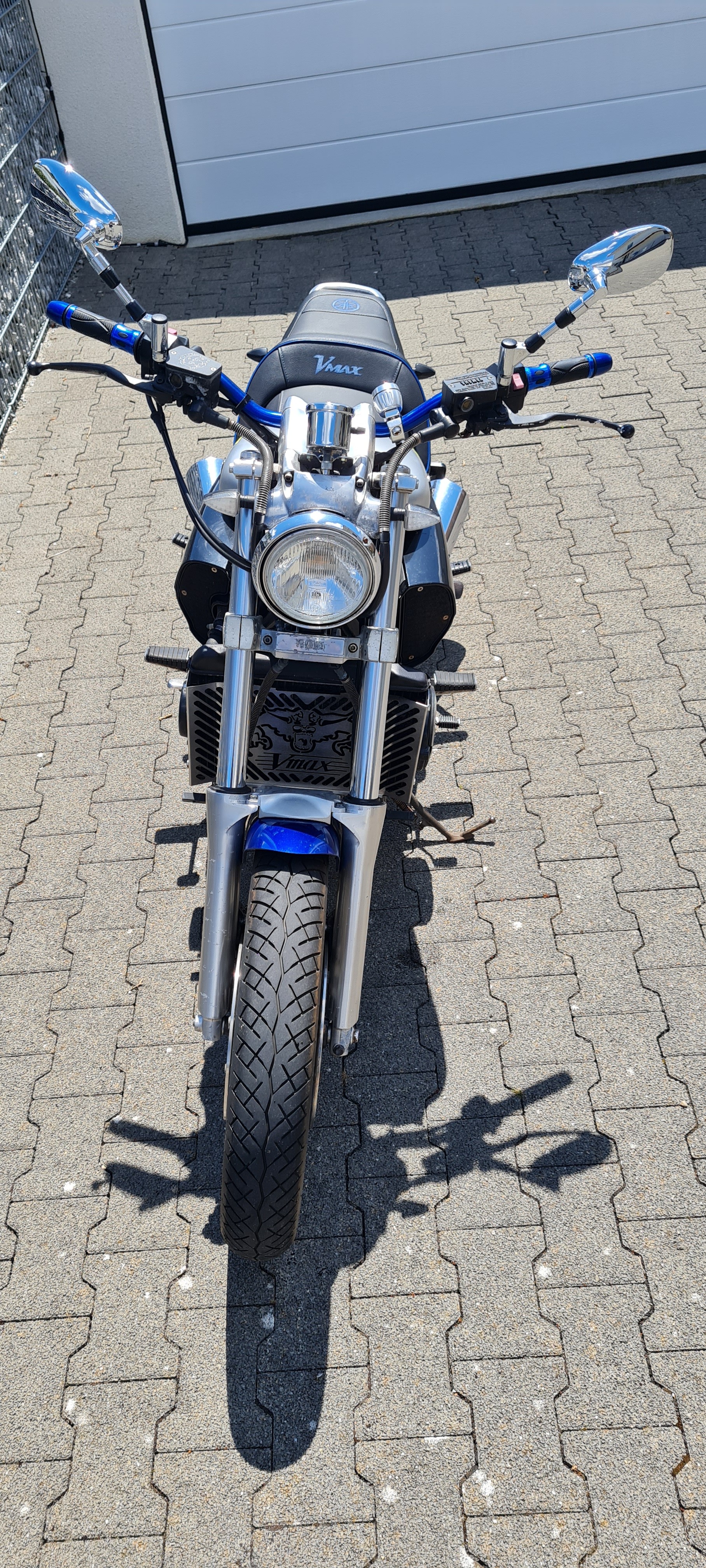 YAMAHA V-Max VMX 1200-image-1