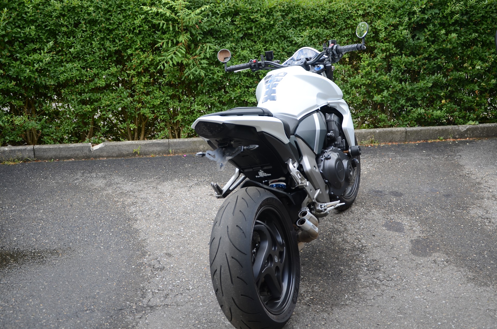 HONDA CB 1000 R ABS-image-2