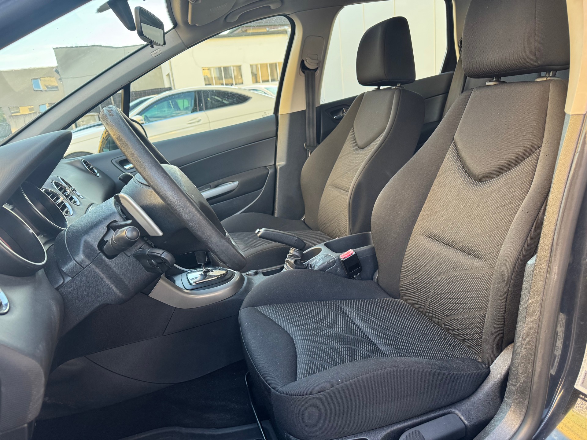 PEUGEOT 308 SW 1.6 HDI EGS6 ** ab MFK & Service **-image-4