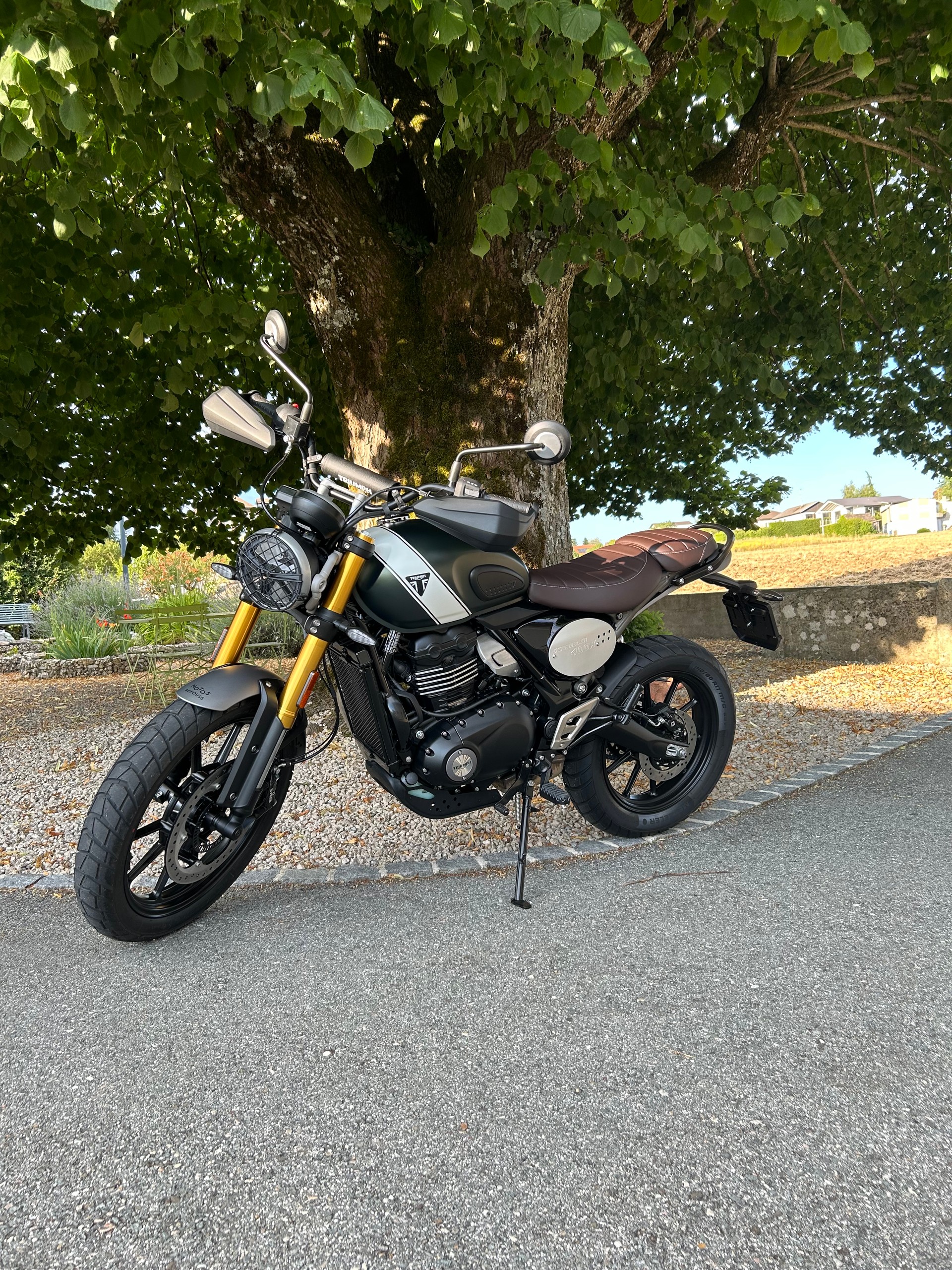 TRIUMPH 400x
