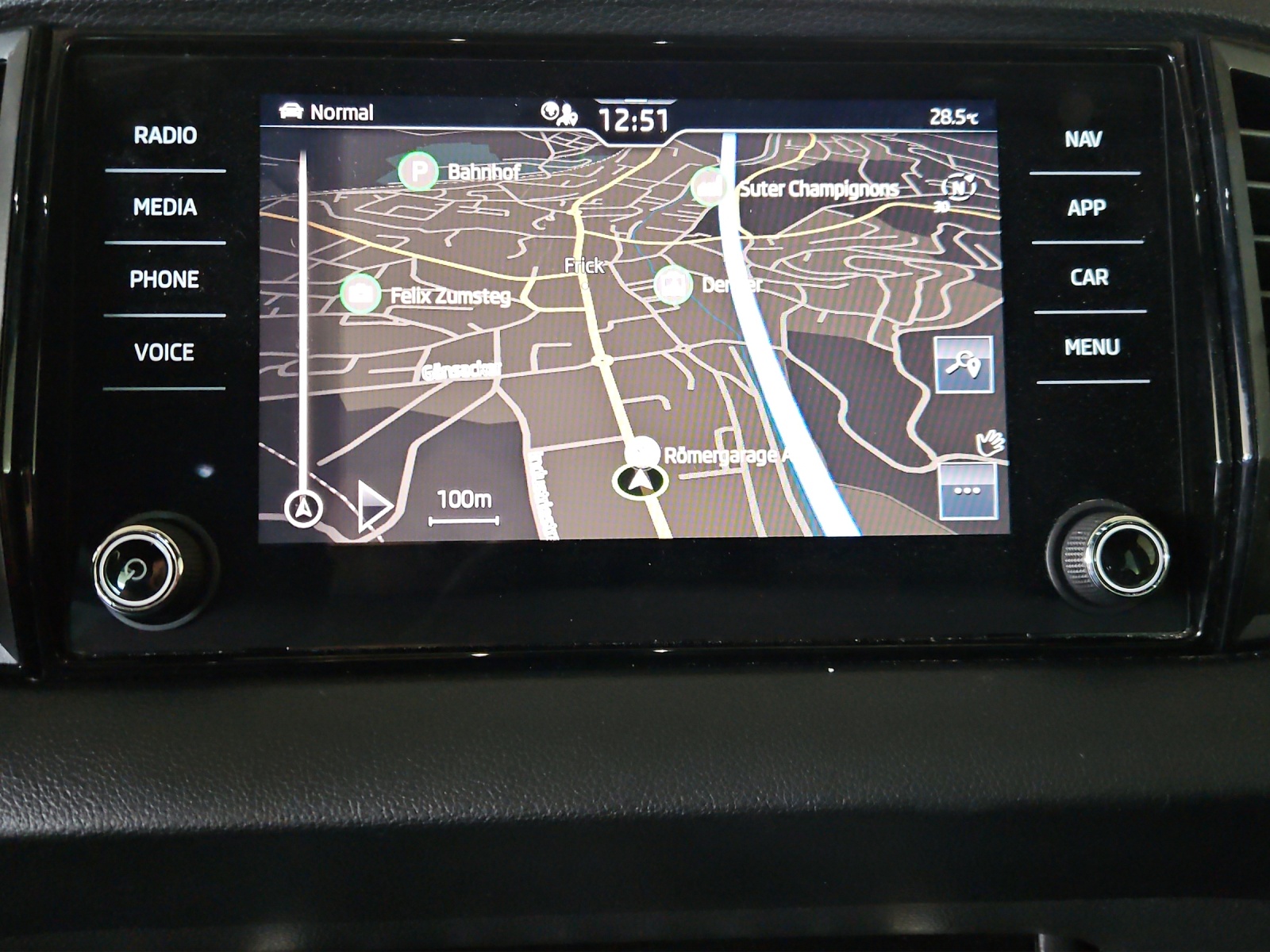 SKODA Karoq 2.0 TSI SportLine 4x4 DSG-image-14