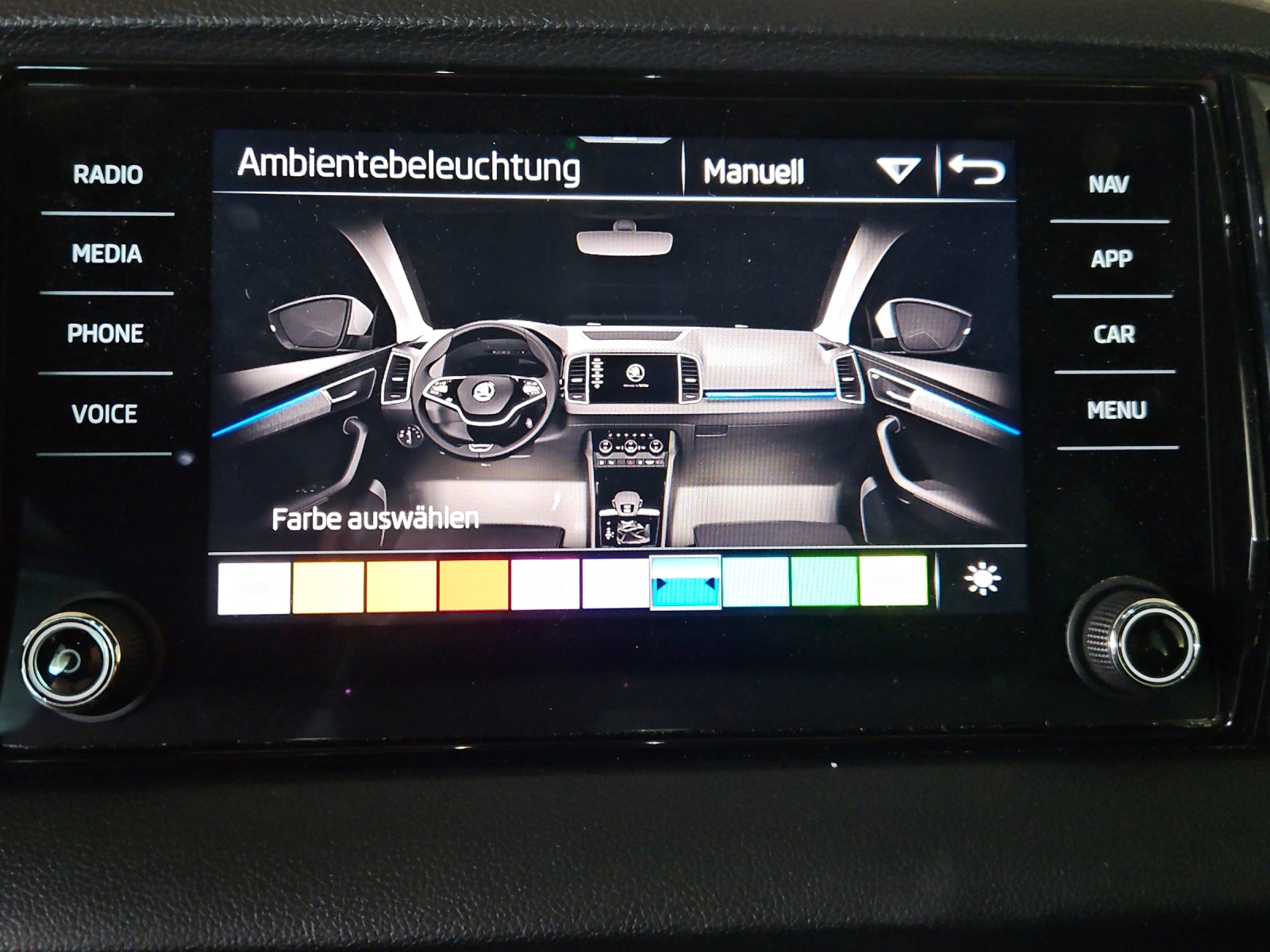 SKODA Karoq 2.0 TSI SportLine 4x4 DSG-image-16