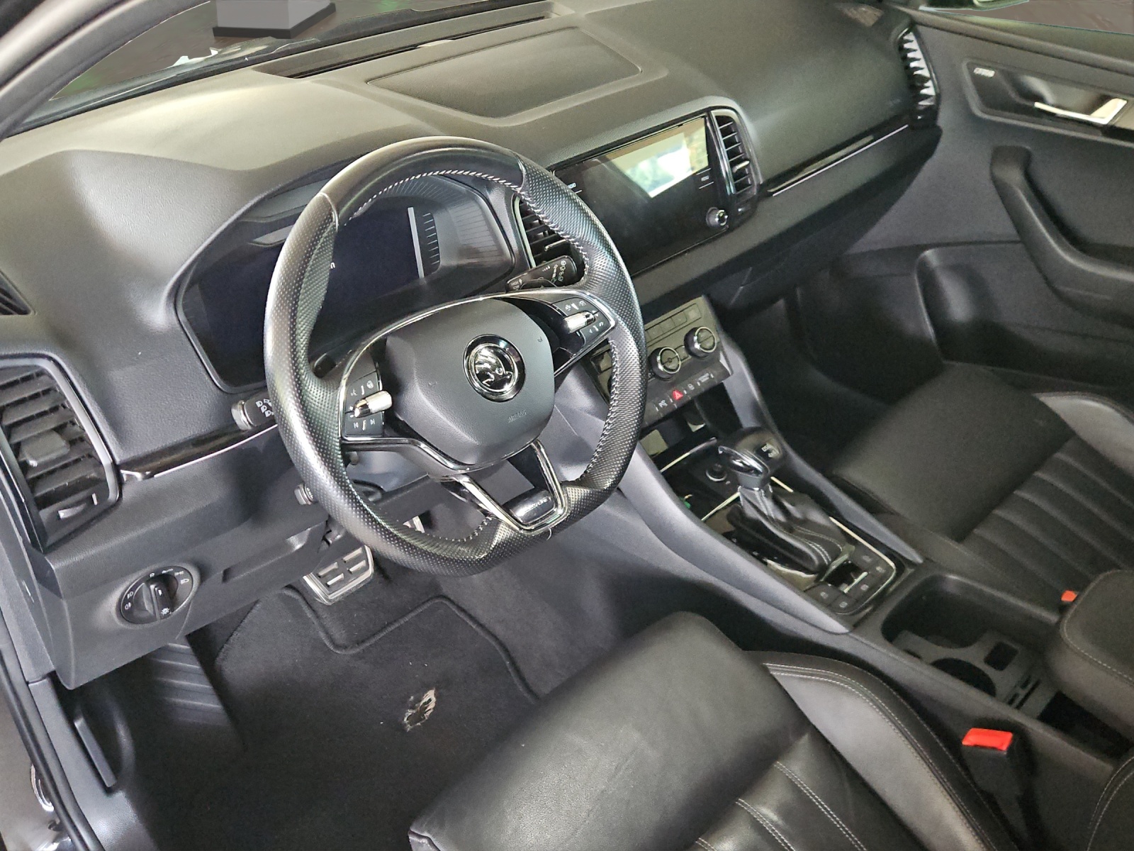 SKODA Karoq 2.0 TSI SportLine 4x4 DSG-image-6
