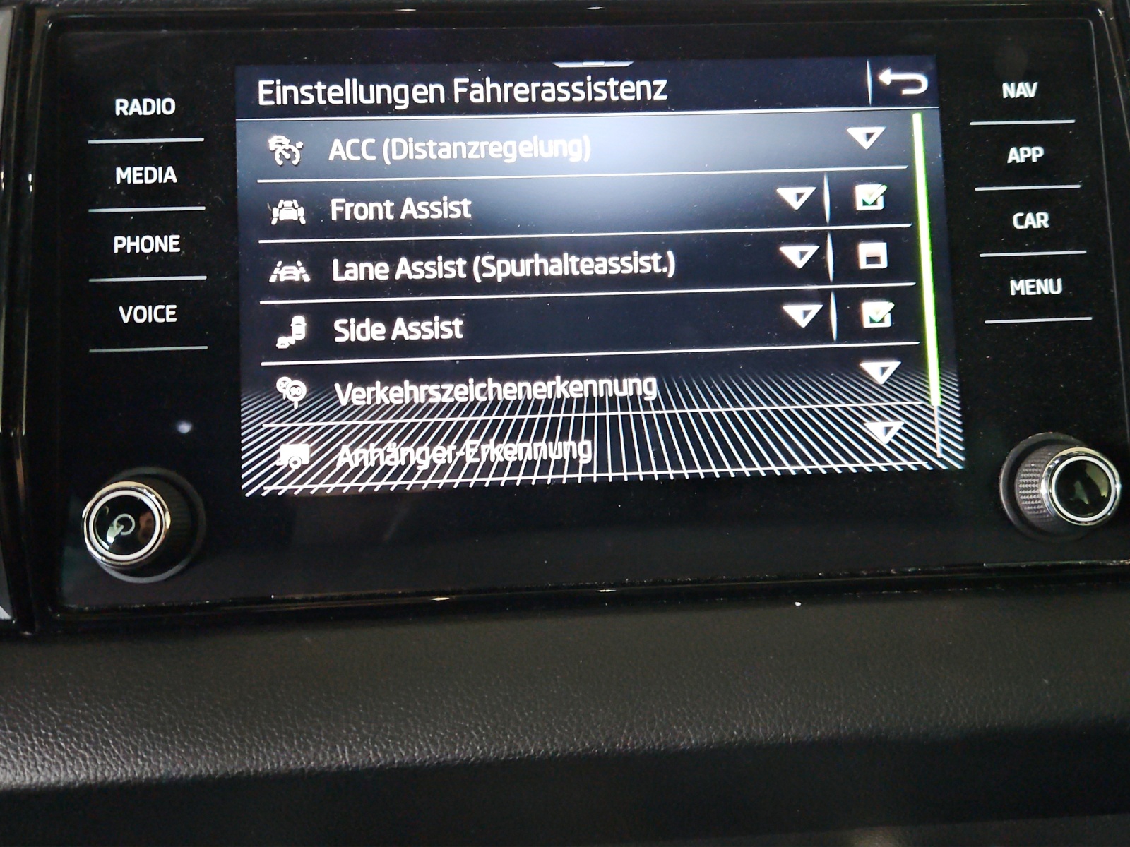 SKODA Karoq 2.0 TSI SportLine 4x4 DSG-image-21