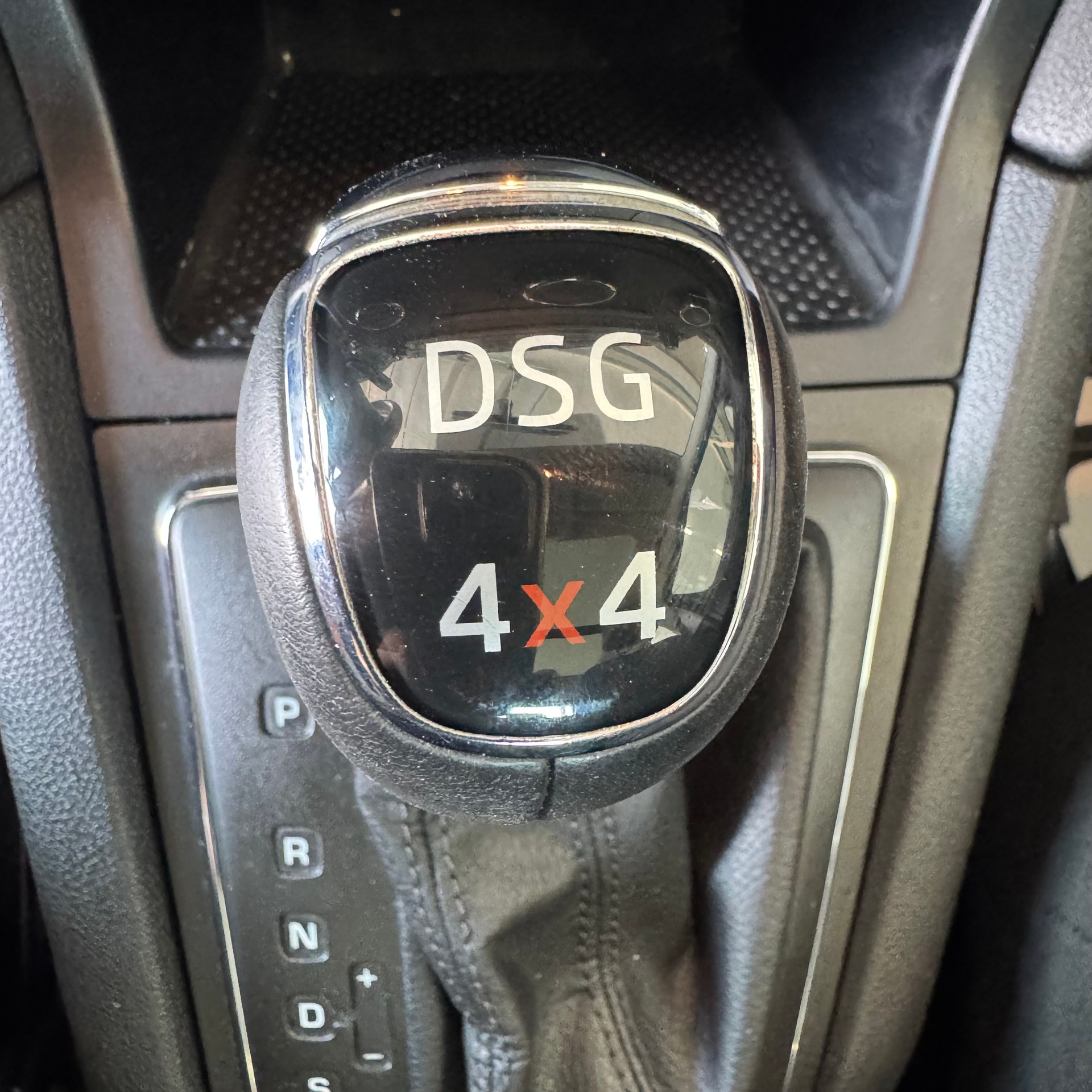 SKODA Yeti 1.8 TSI Elegance 4x4 DSG-image-13