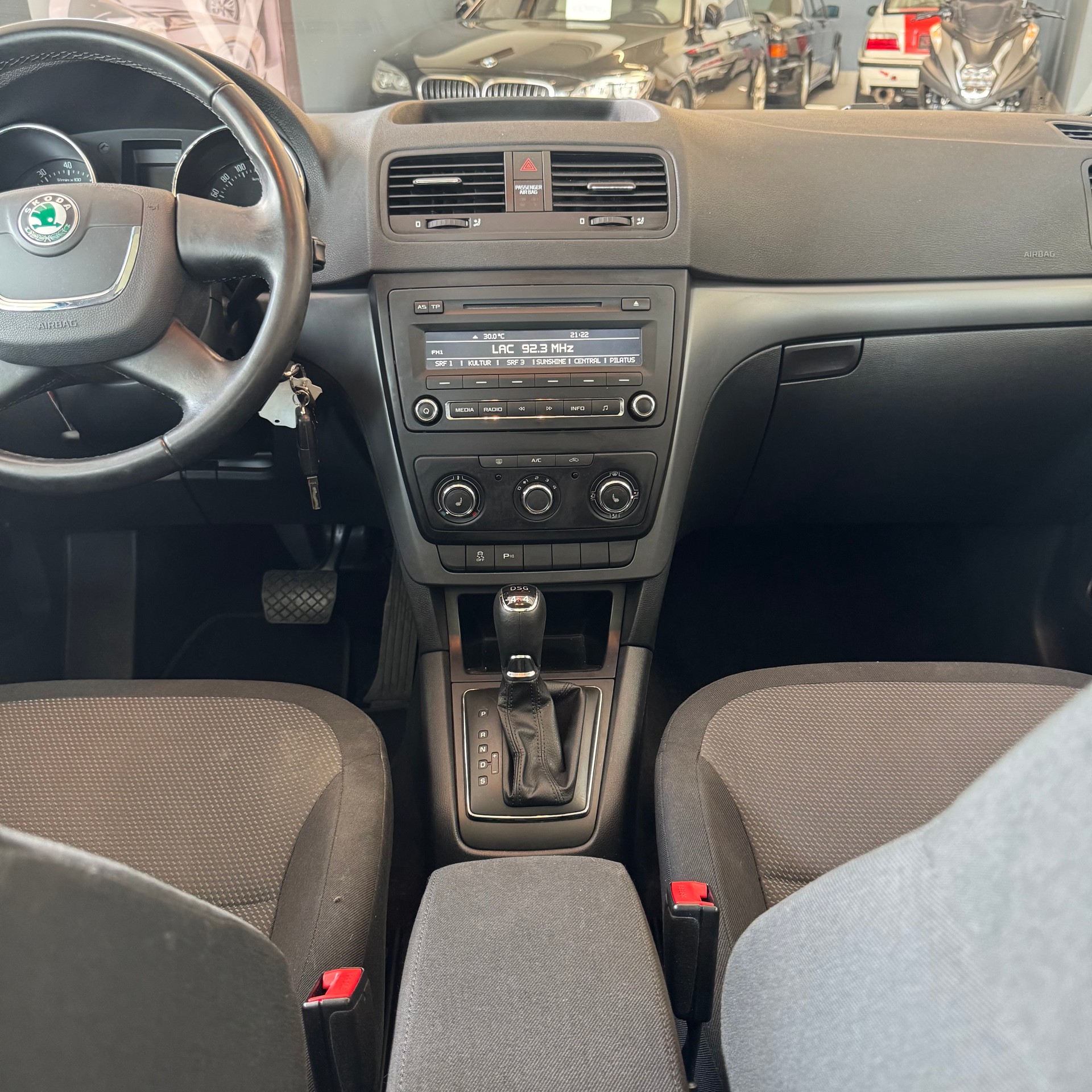 SKODA Yeti 1.8 TSI Elegance 4x4 DSG-image-15