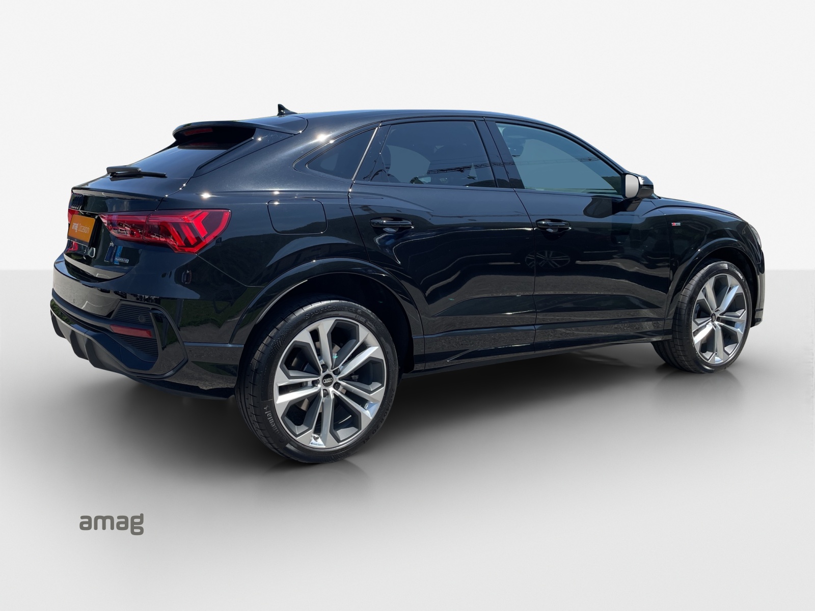 AUDI Q3 Sportback 40 TFSI S line quattro S-tronic-image-4