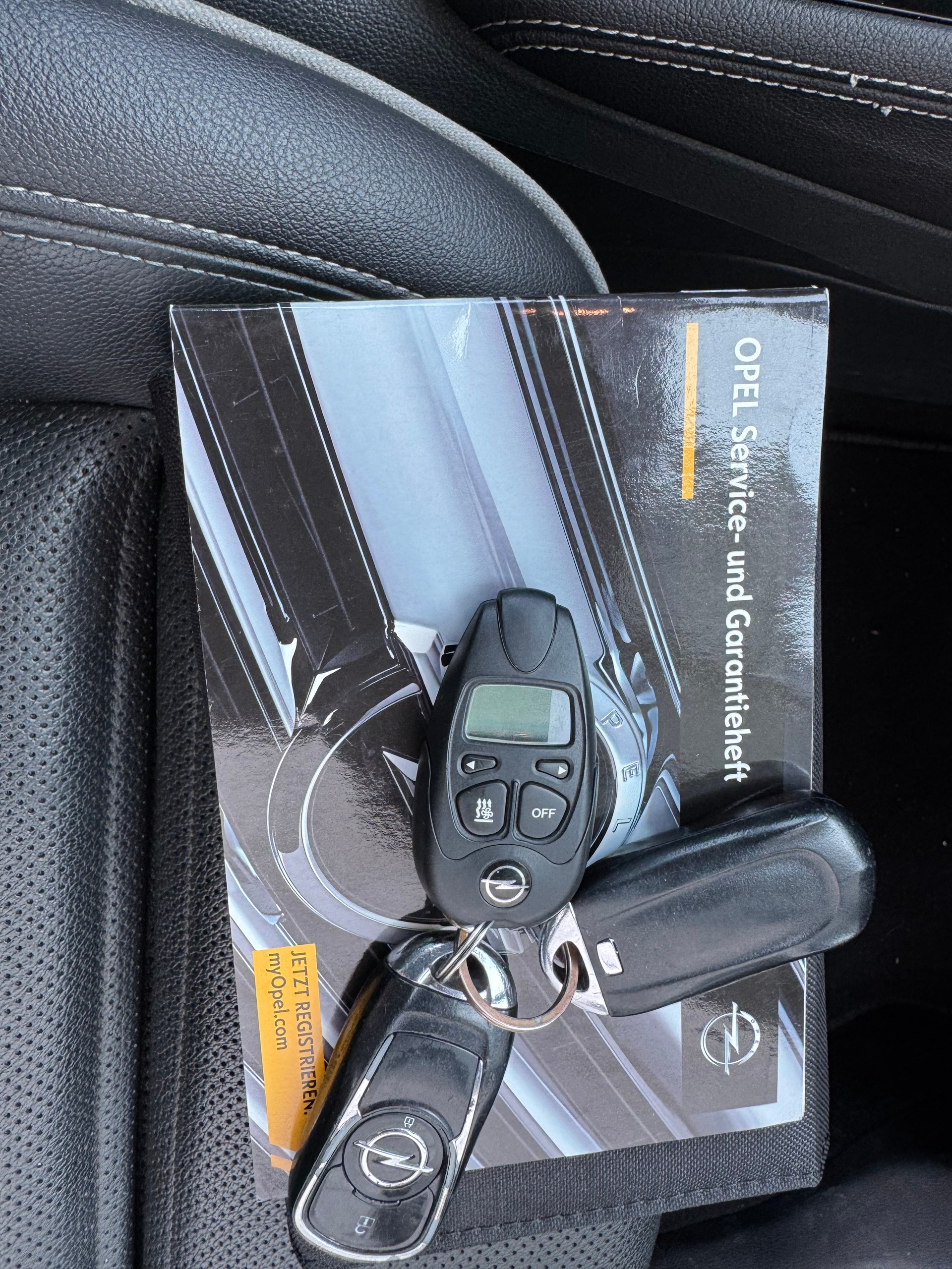 OPEL Astra Sports Tourer 1.6i Turbo Excellence-image-13