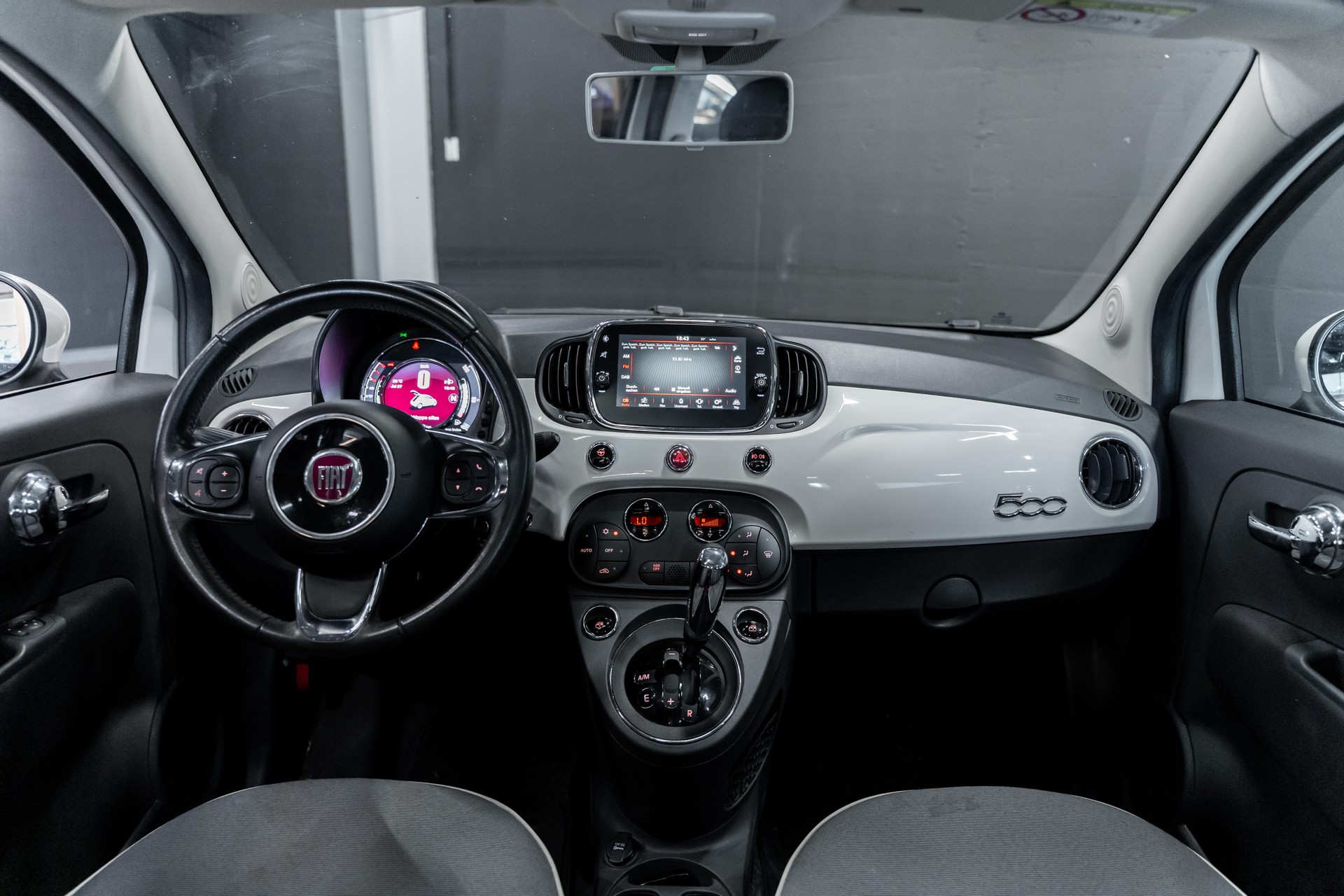 FIAT 500 1.2 Lounge Dualogic / CH Auto / Sehr gepflegt / Multifunktion-Display / Einparkhilfe hinten / Style Paket-image-9
