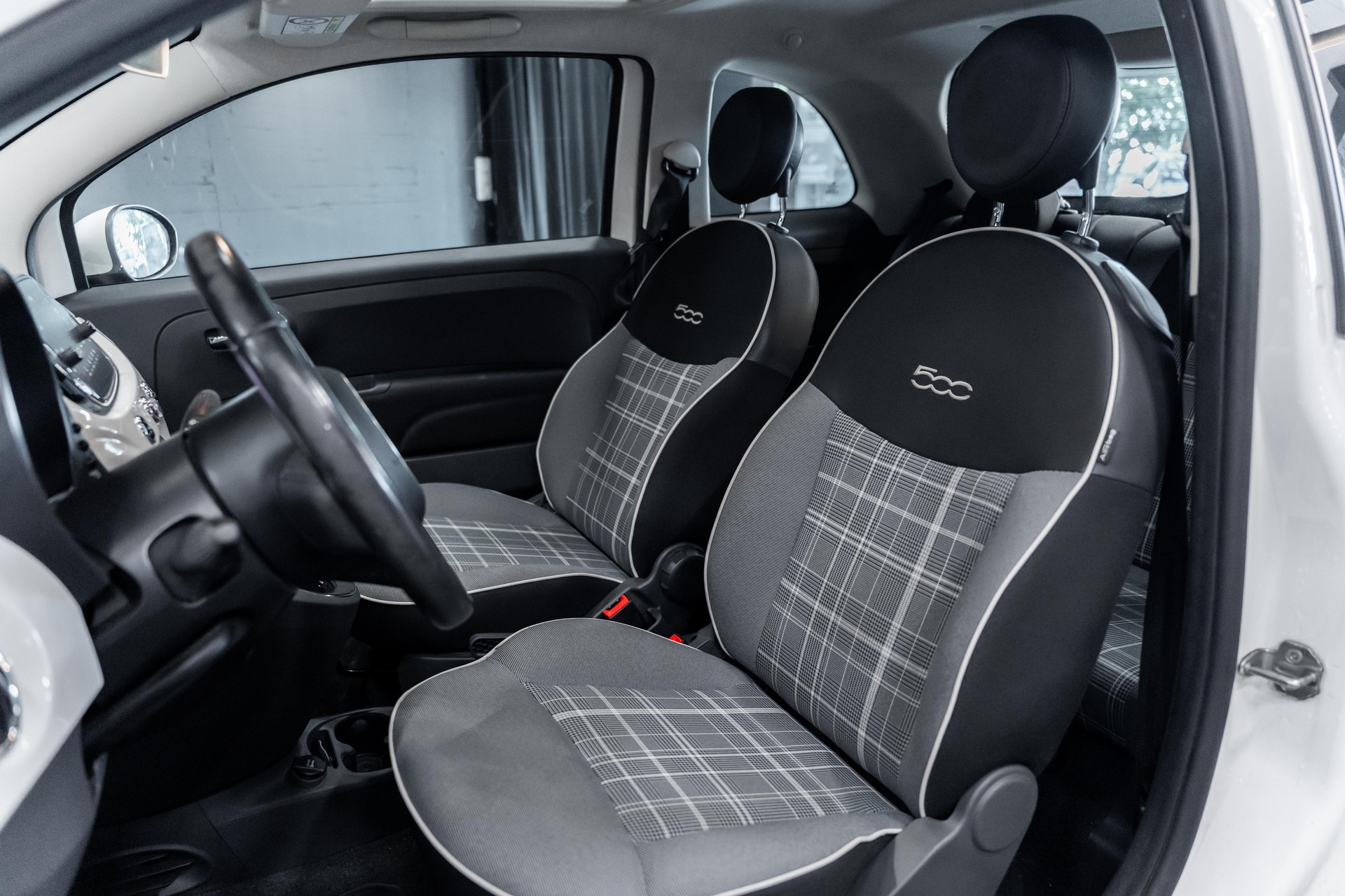 FIAT 500 1.2 Lounge Dualogic / CH Auto / Sehr gepflegt / Multifunktion-Display / Einparkhilfe hinten / Style Paket-image-10